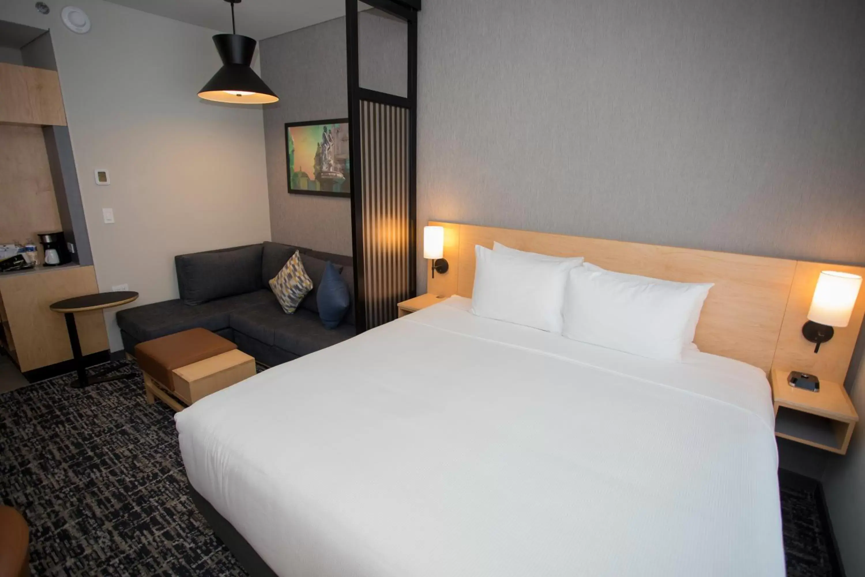 Coffee/tea facilities, Bed in Hyatt Place Saltillo Coffee/tea facilities, Bed in Hyatt Place Saltillo