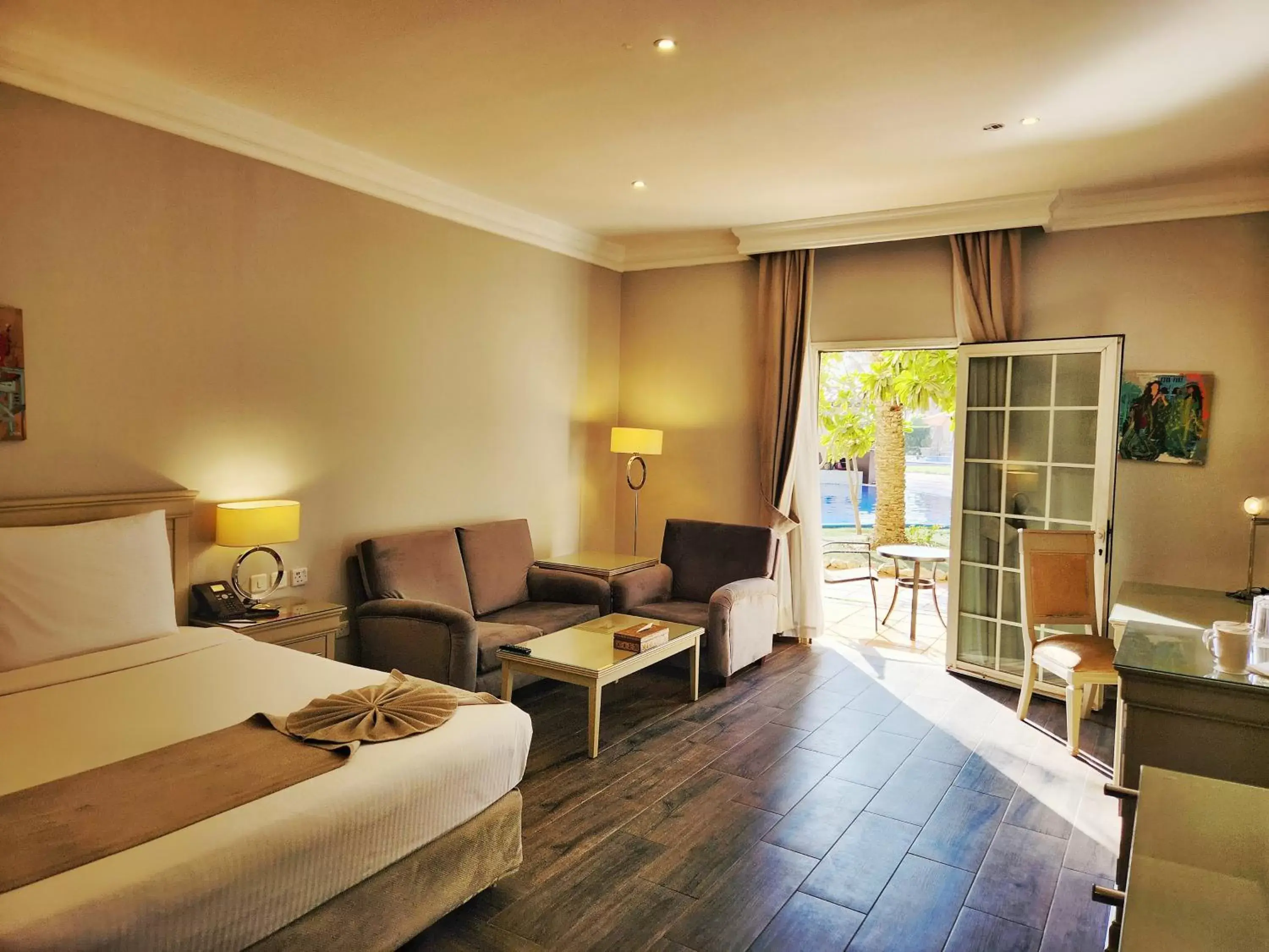 Bed, Seating Area in Mövenpick Hotel Kuwait