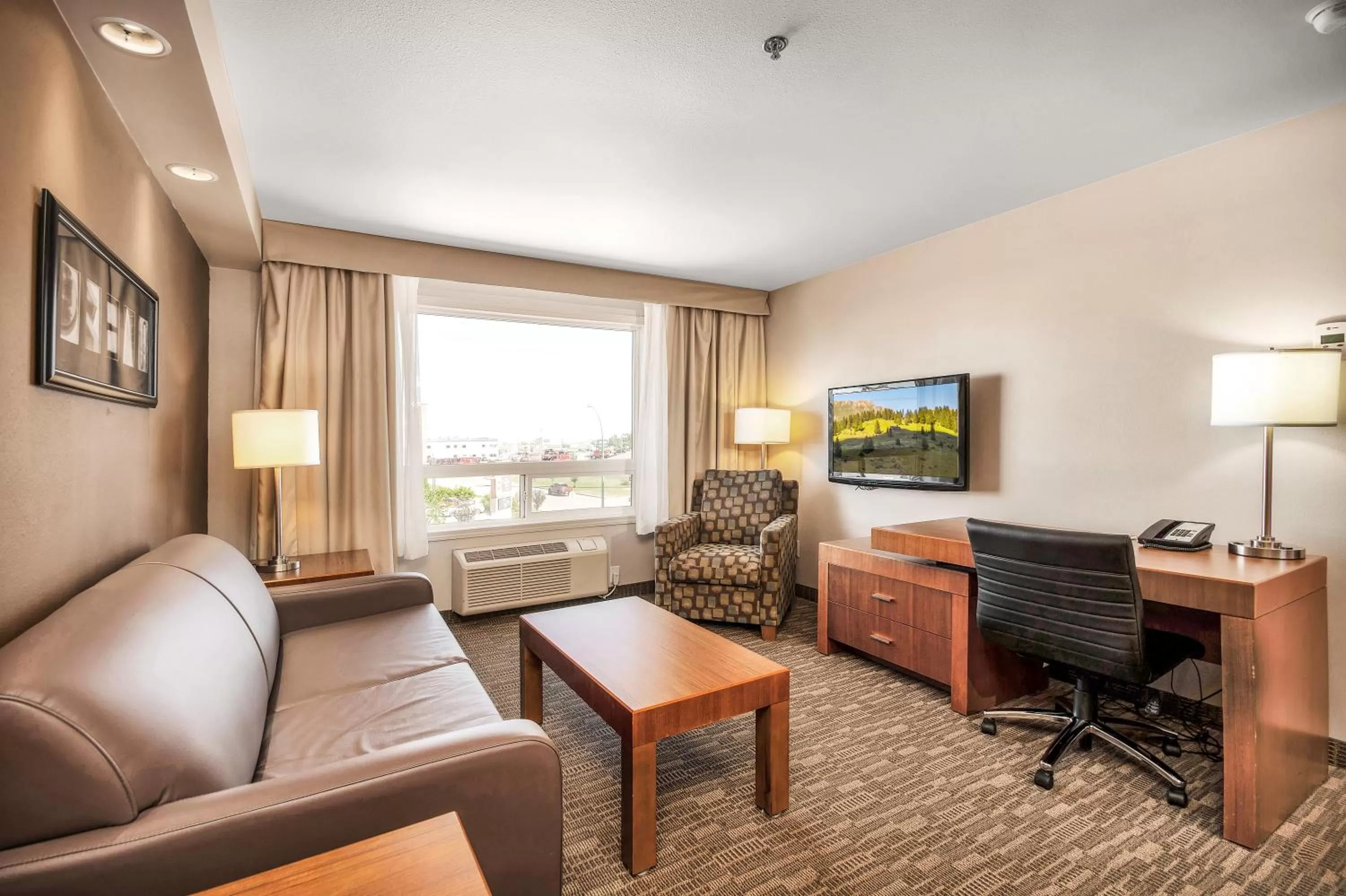 Seating area in Home Inn & Suites Regina East