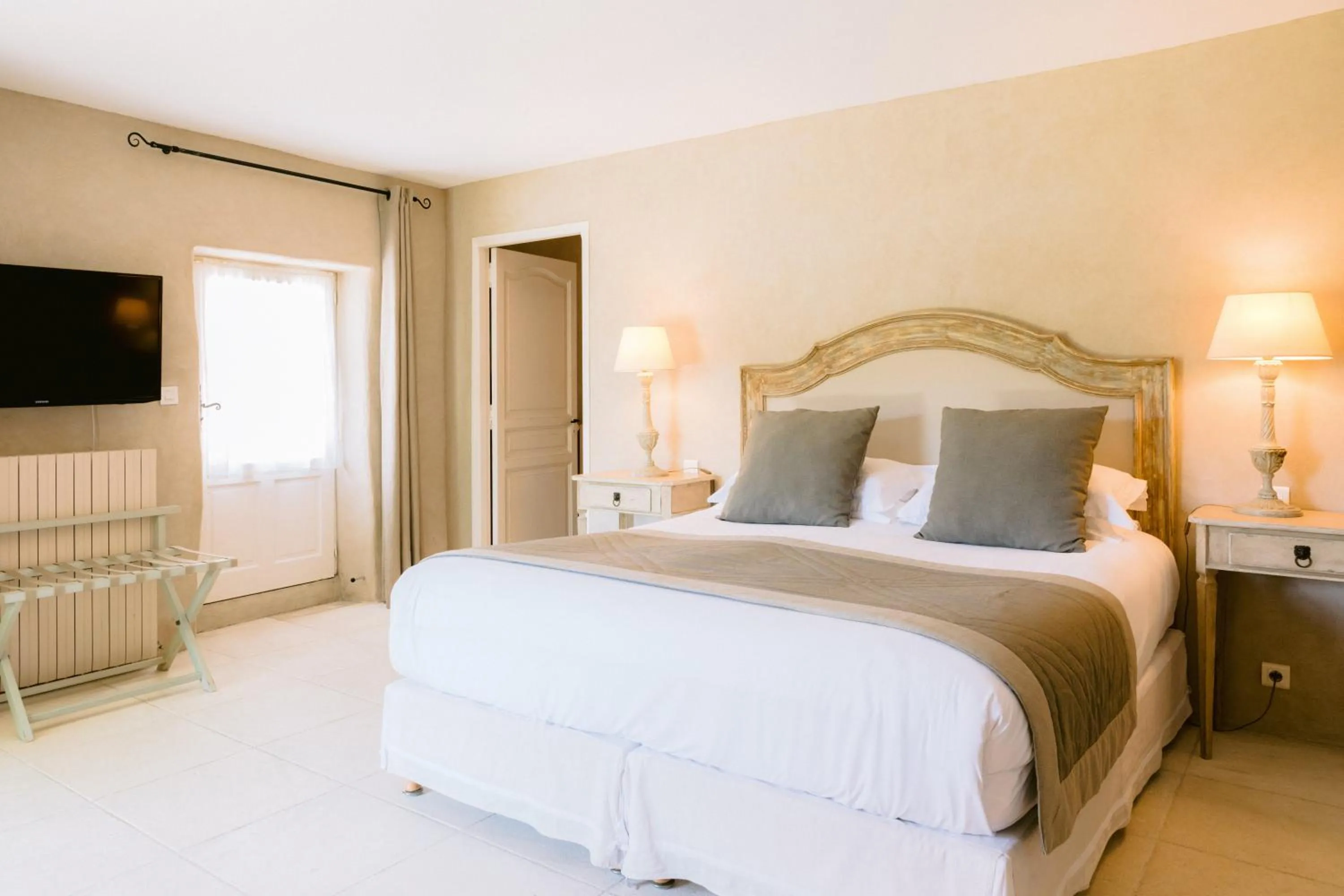 Bedroom, Bed in Le Mas De La Rose - Teritoria