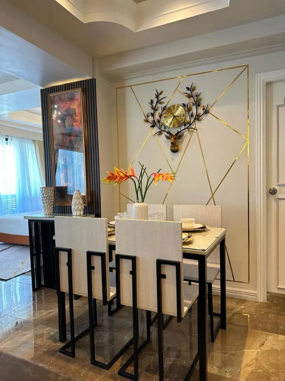 Dining Area in Mpt Suites