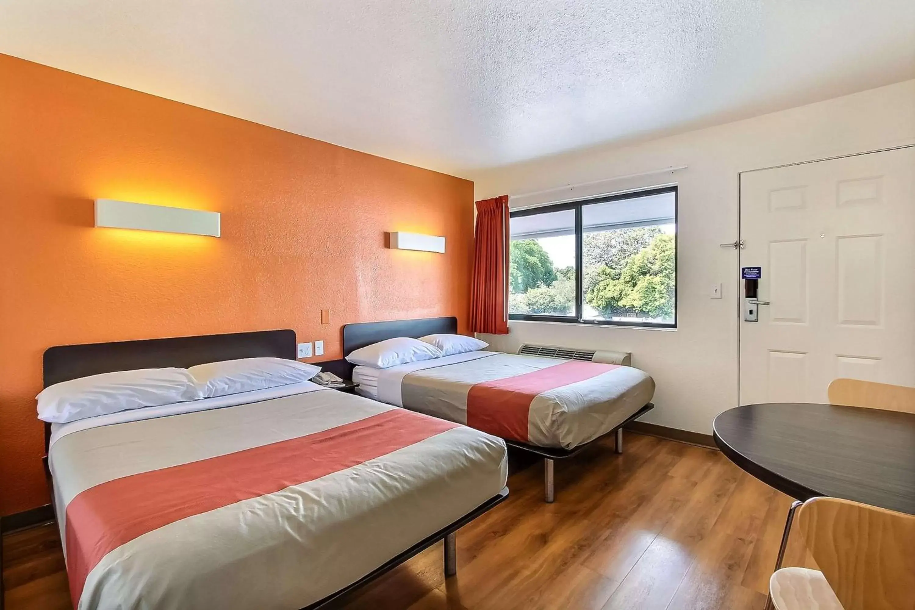 Bedroom, Bed in Motel 6-Sunnyvale, CA - South