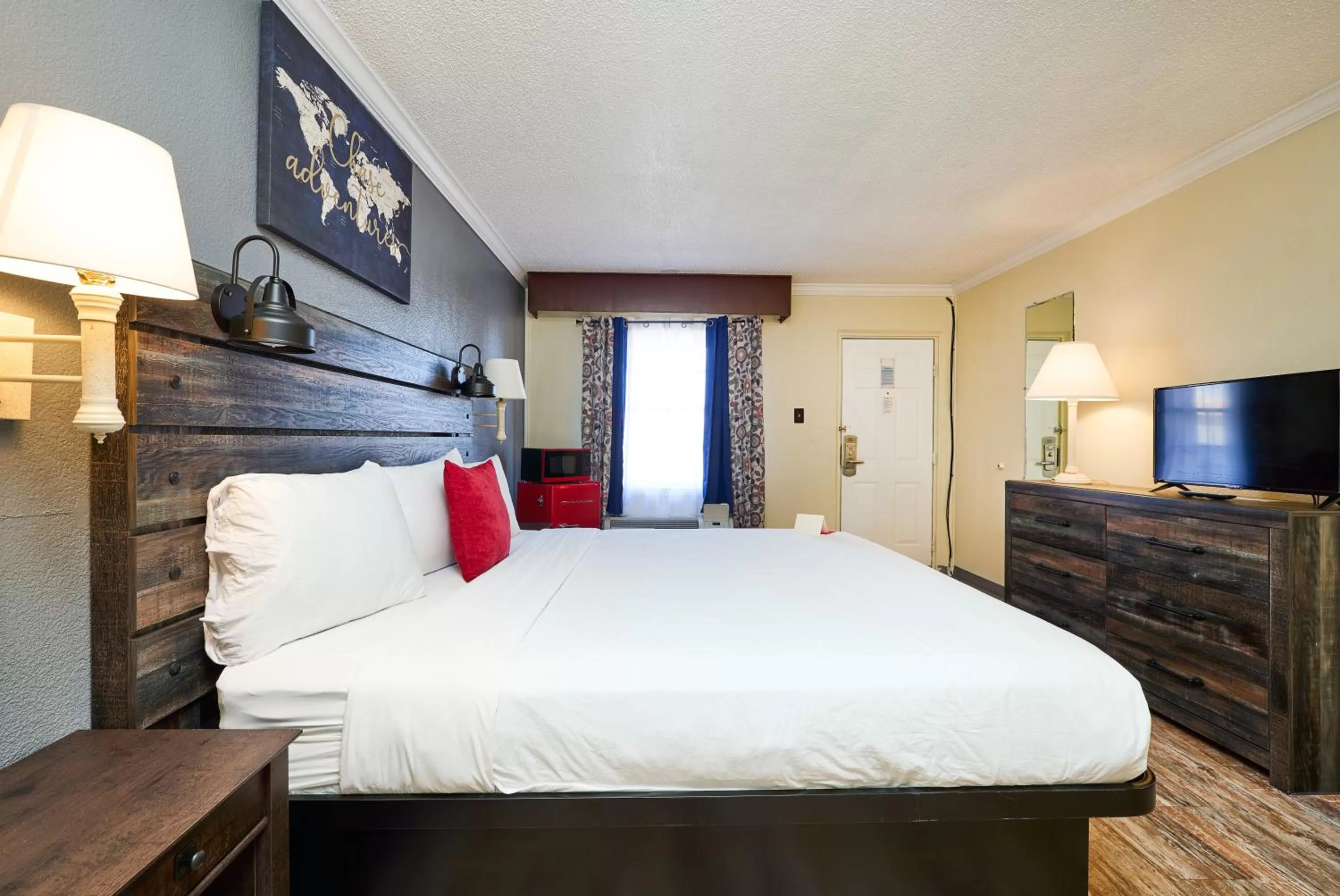 Bed in San Mateo Inn