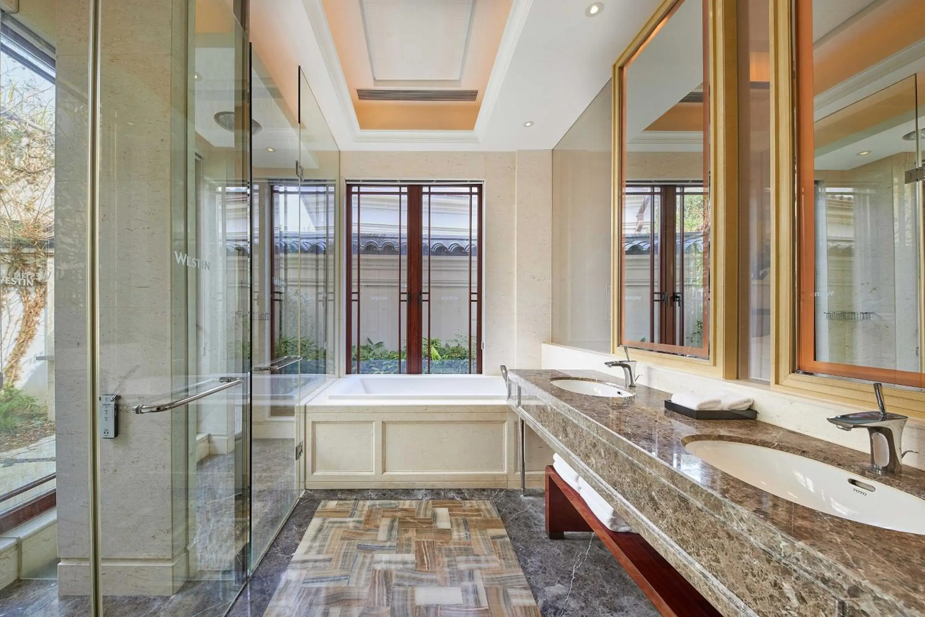 Bathroom in The Westin Zhujiajian Resort, Zhoushan