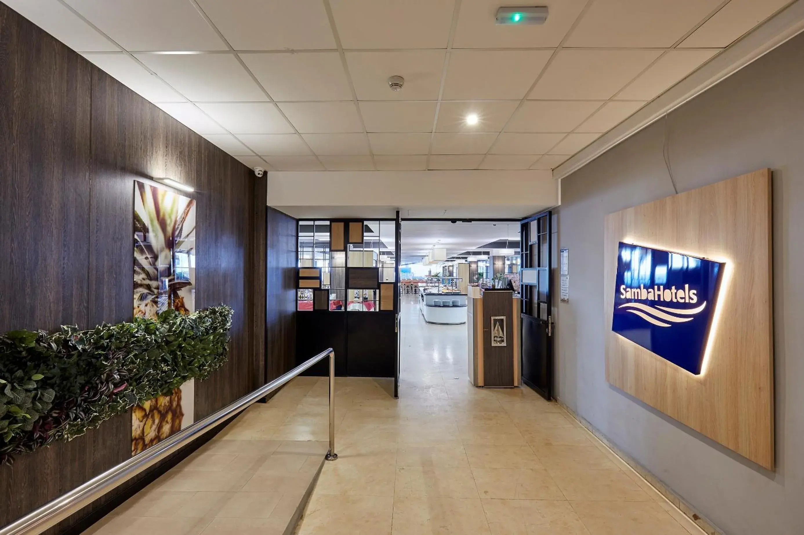 Restaurant/places to eat in Hotel Surf Mar Restaurant/places to eat in Hotel Surf Mar