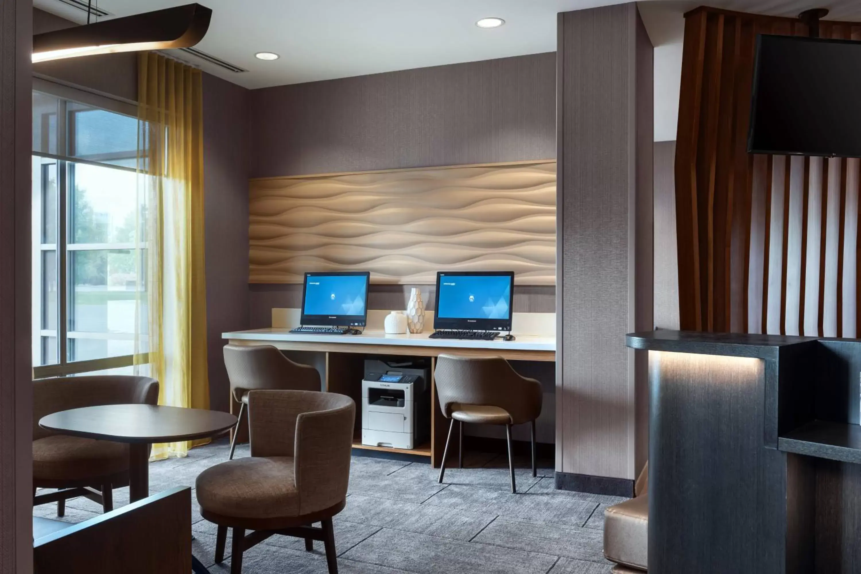 Business facilities in SpringHill Suites by Marriott Syracuse Carrier Circle