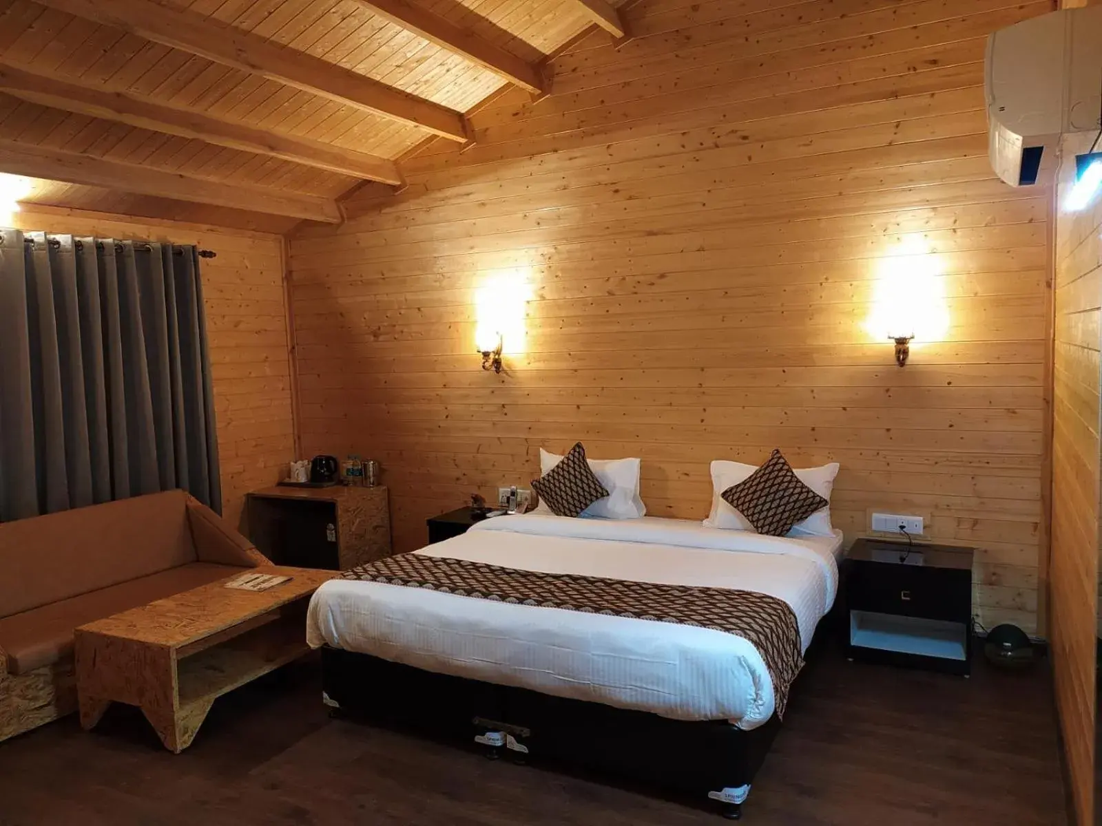 Bed in Ganges Grand Bed in Ganges Grand