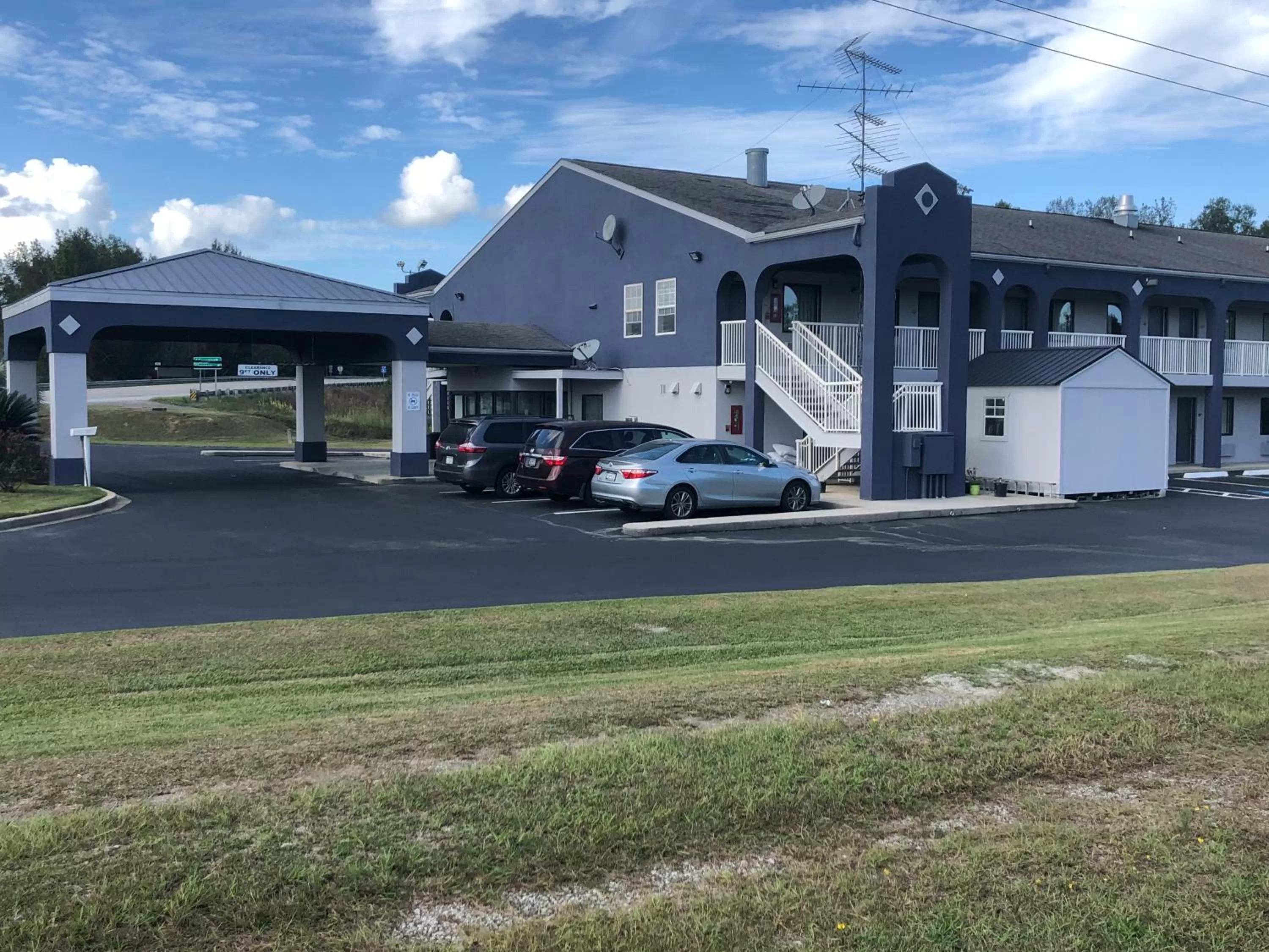 Property building in Budget Inn Timmonsville