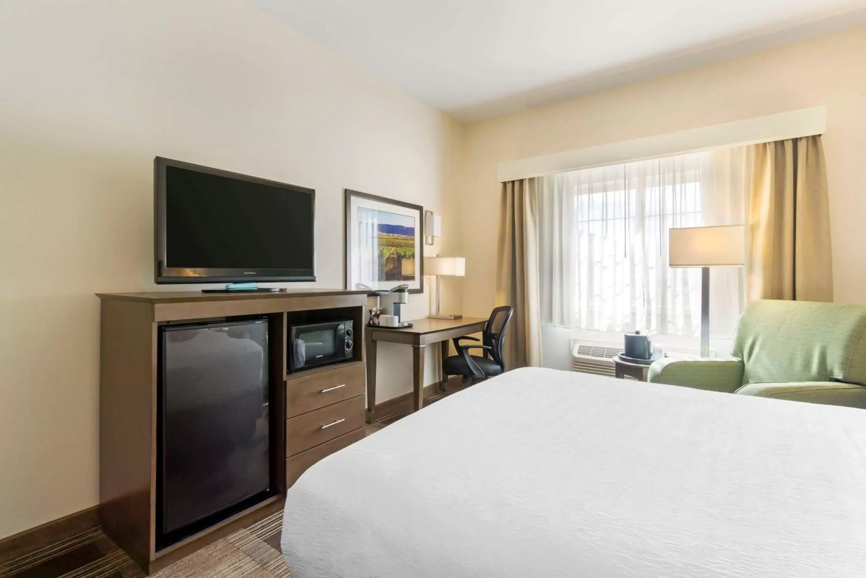 Bedroom, Bed in Best Western Plus The Inn at Horse Heaven Bedroom, Bed in Best Western Plus The Inn at Horse Heaven