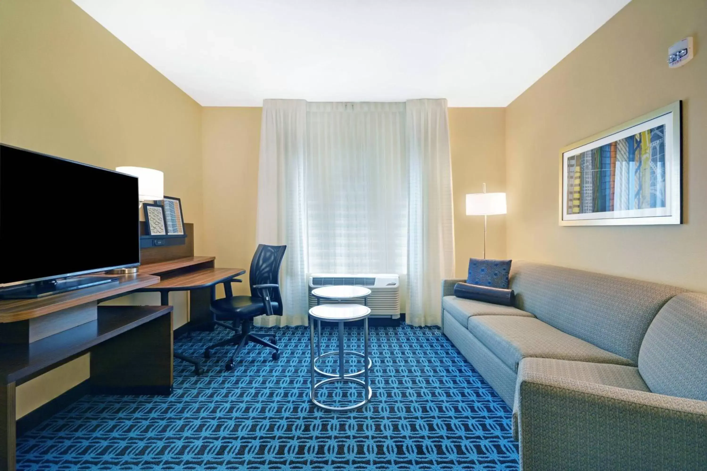 Living room, Seating Area in Fairfield Inn & Suites by Marriott Savannah SW/Richmond Hill