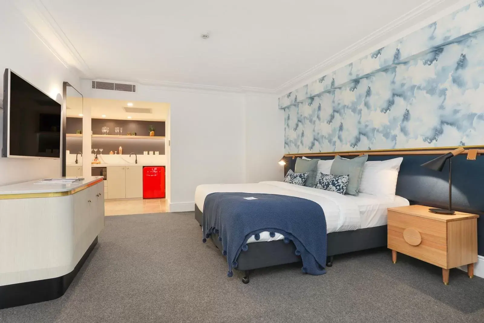 Photo of the whole room, Bed in Coogee Bay Boutique Hotel
