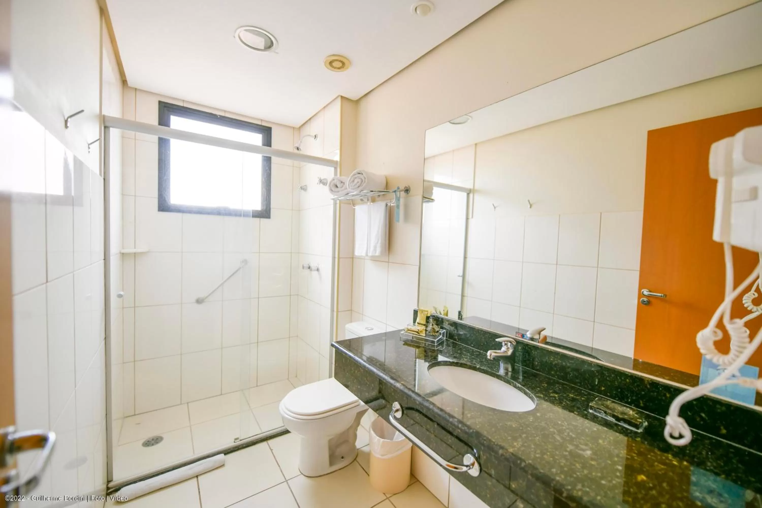Toilet in Nobile Inn Executive Ribeirao Preto