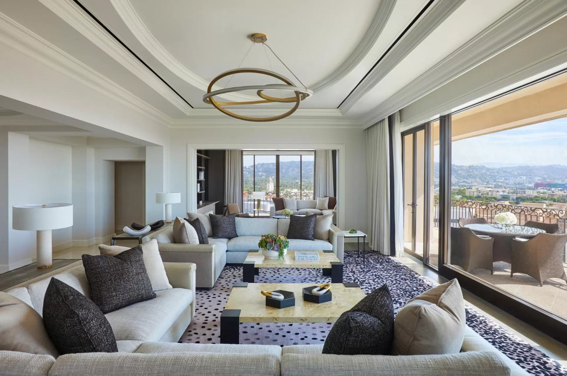 Living room in Beverly Wilshire, A Four Seasons Hotel