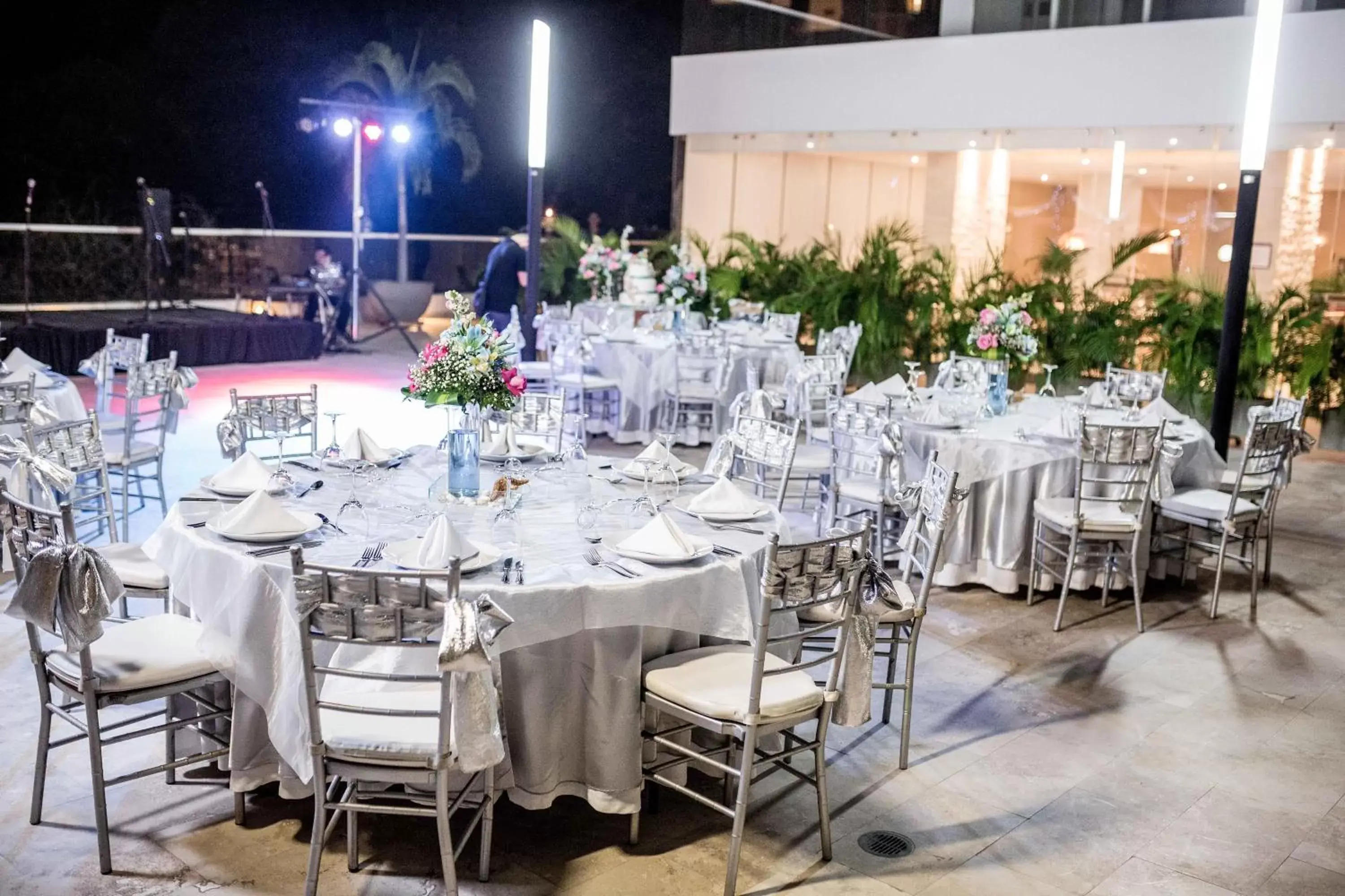 Evening entertainment, Banquet Facilities in Mercure Santa Marta Emile