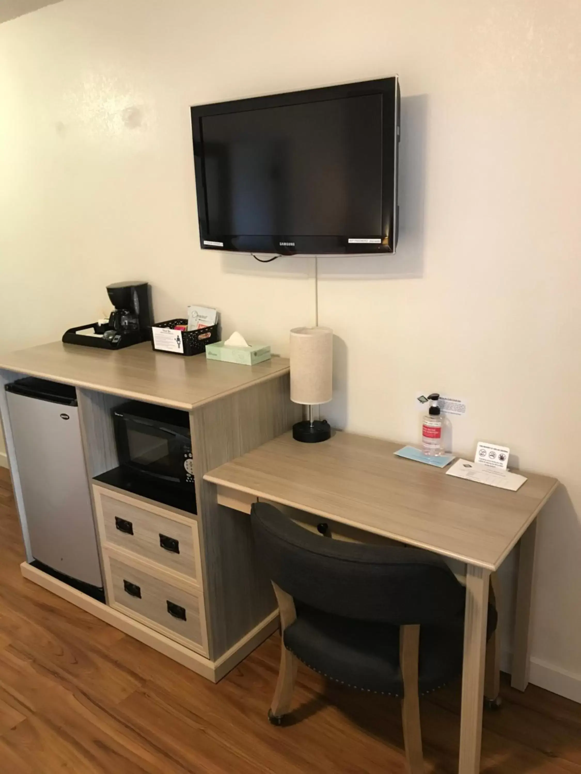 Deluxe Queen Room in Cold Creek Inn Deluxe Queen Room in Cold Creek Inn