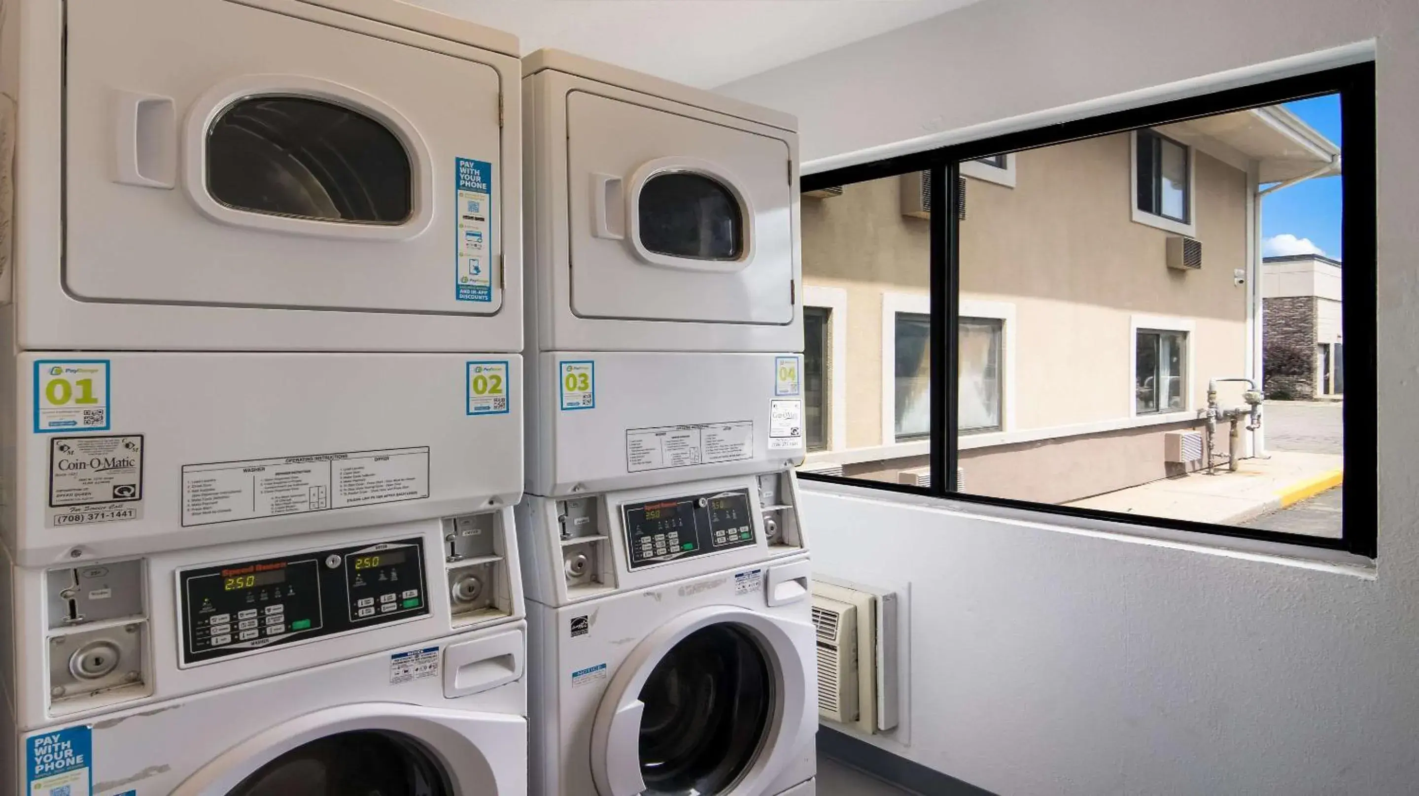 laundry in Econo Lodge Portage