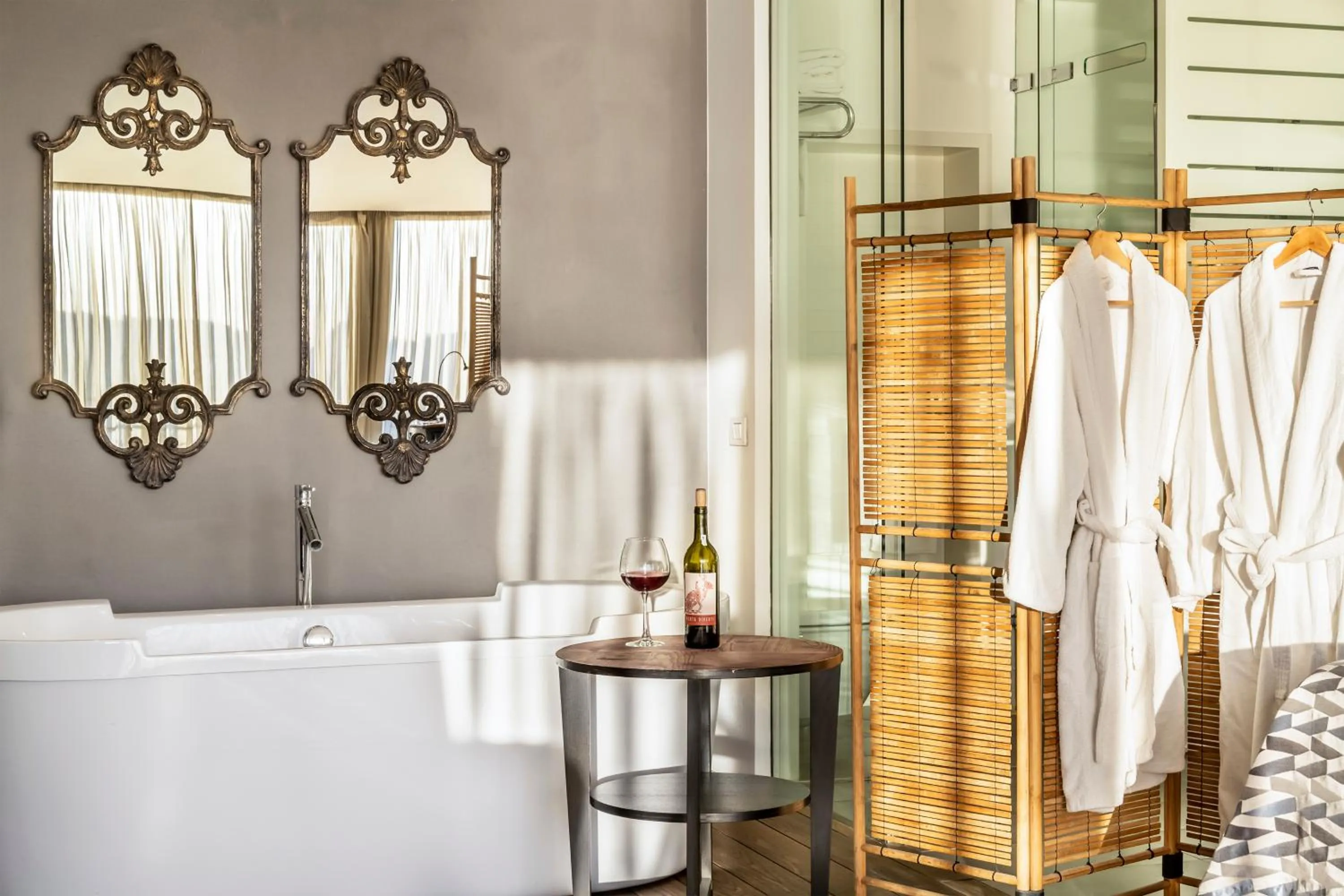 Bathroom in Ansen Hotel and Suites