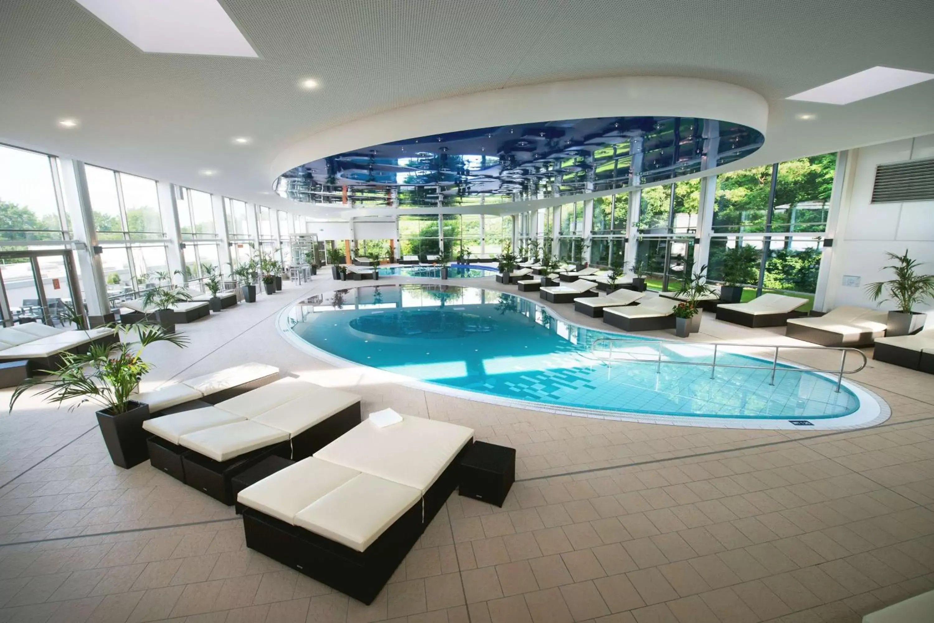 On site, Swimming Pool in Best Western Premier Parkhotel Bad Mergentheim