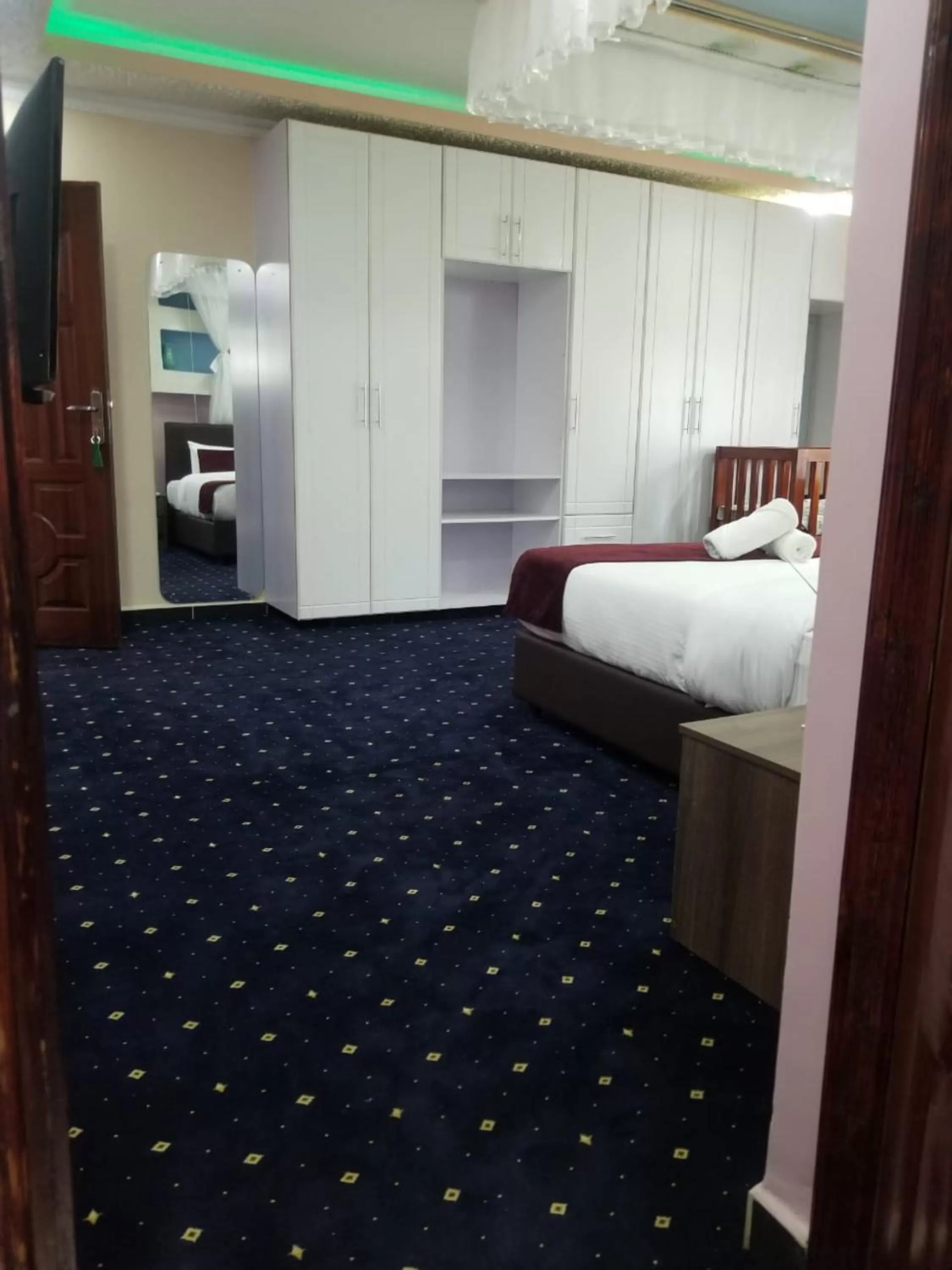 Photo of the whole room, Bed in Lovely Garden Guest Home