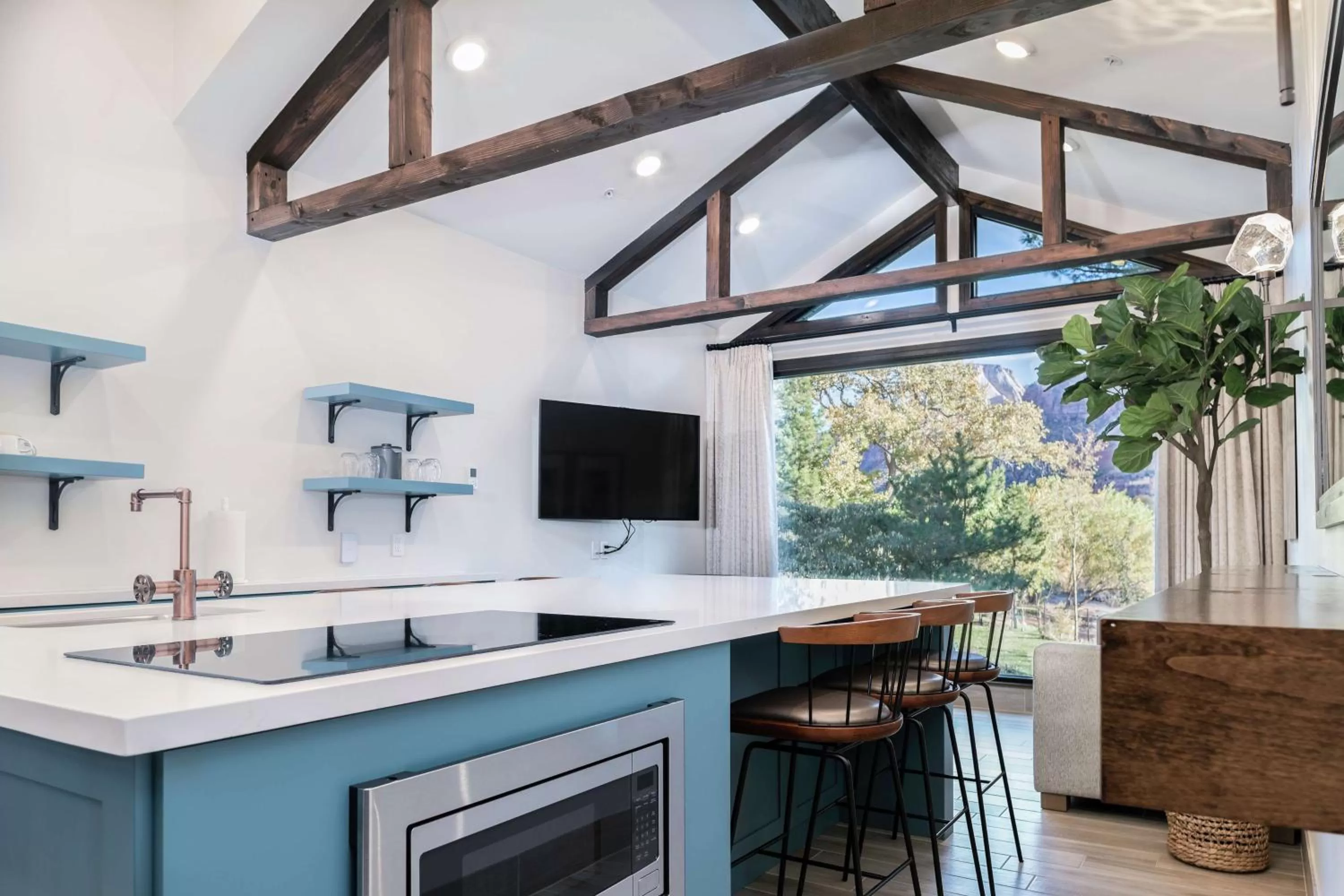 Kitchen or kitchenette in Cliffrose Springdale, Curio Collection By Hilton