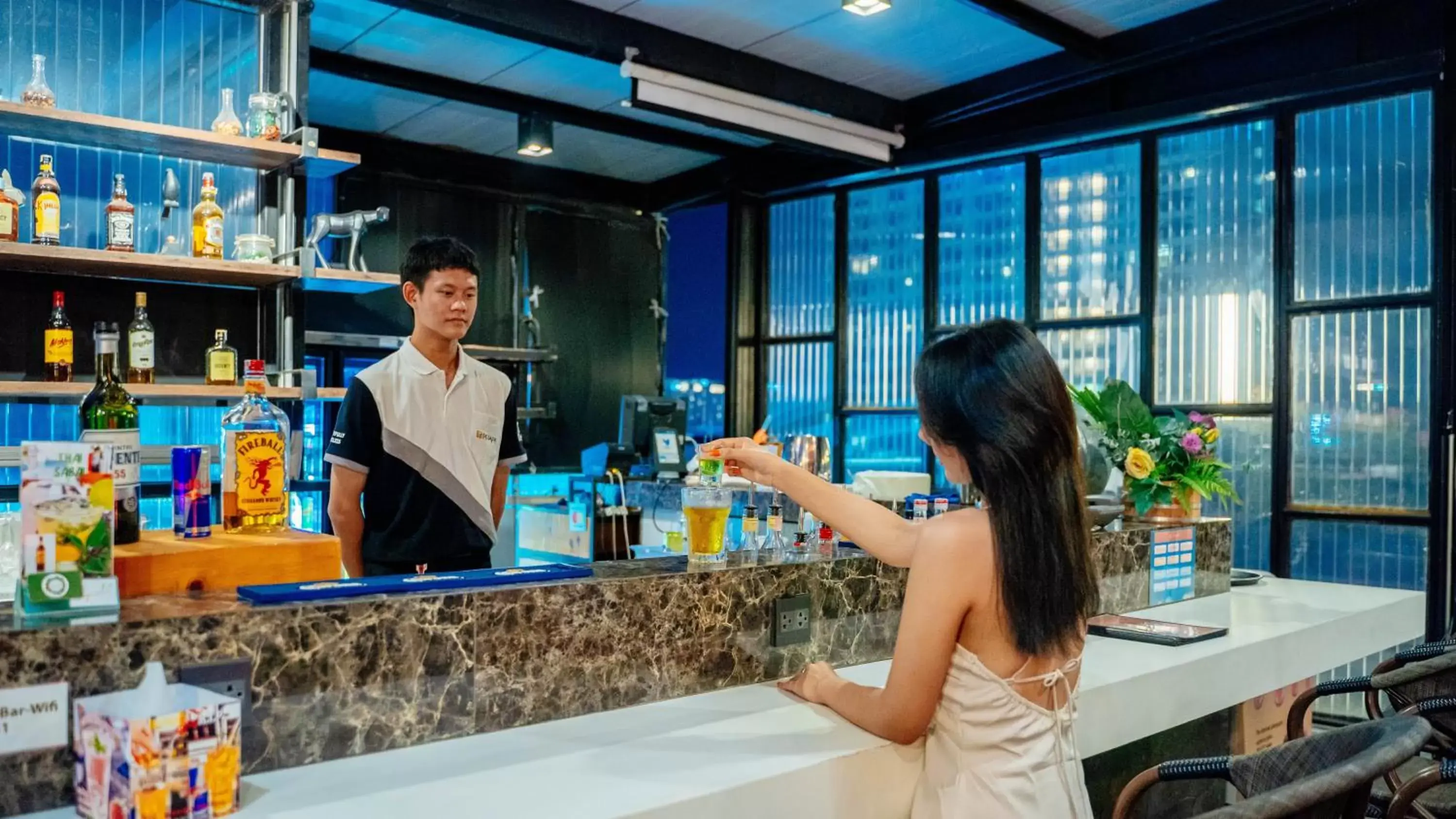 Lounge or bar in T Pattaya Hotel SHA Extra Plus