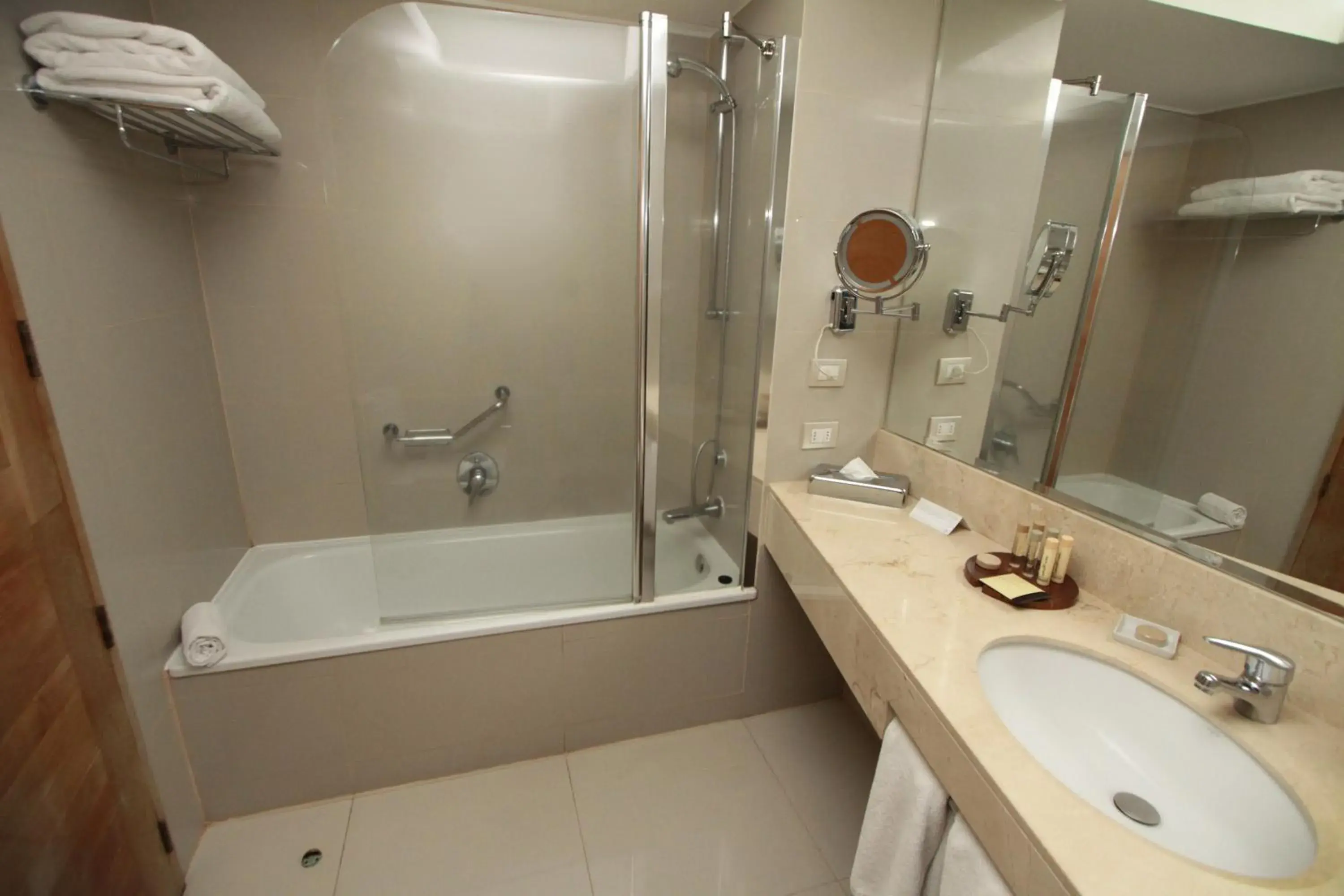 Bathroom in Radisson Hotel Puerto Varas