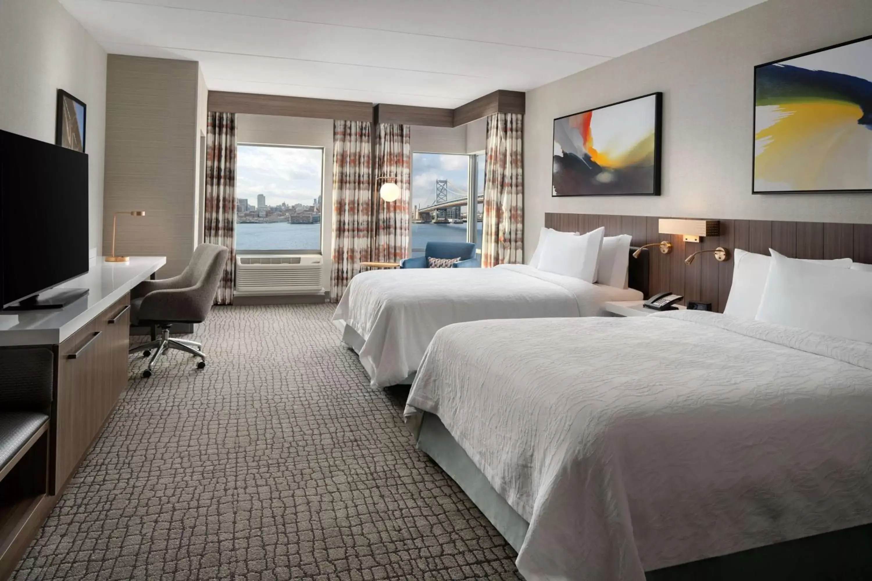 Bed in Hilton Garden Inn Camden Waterfront Philadelphia