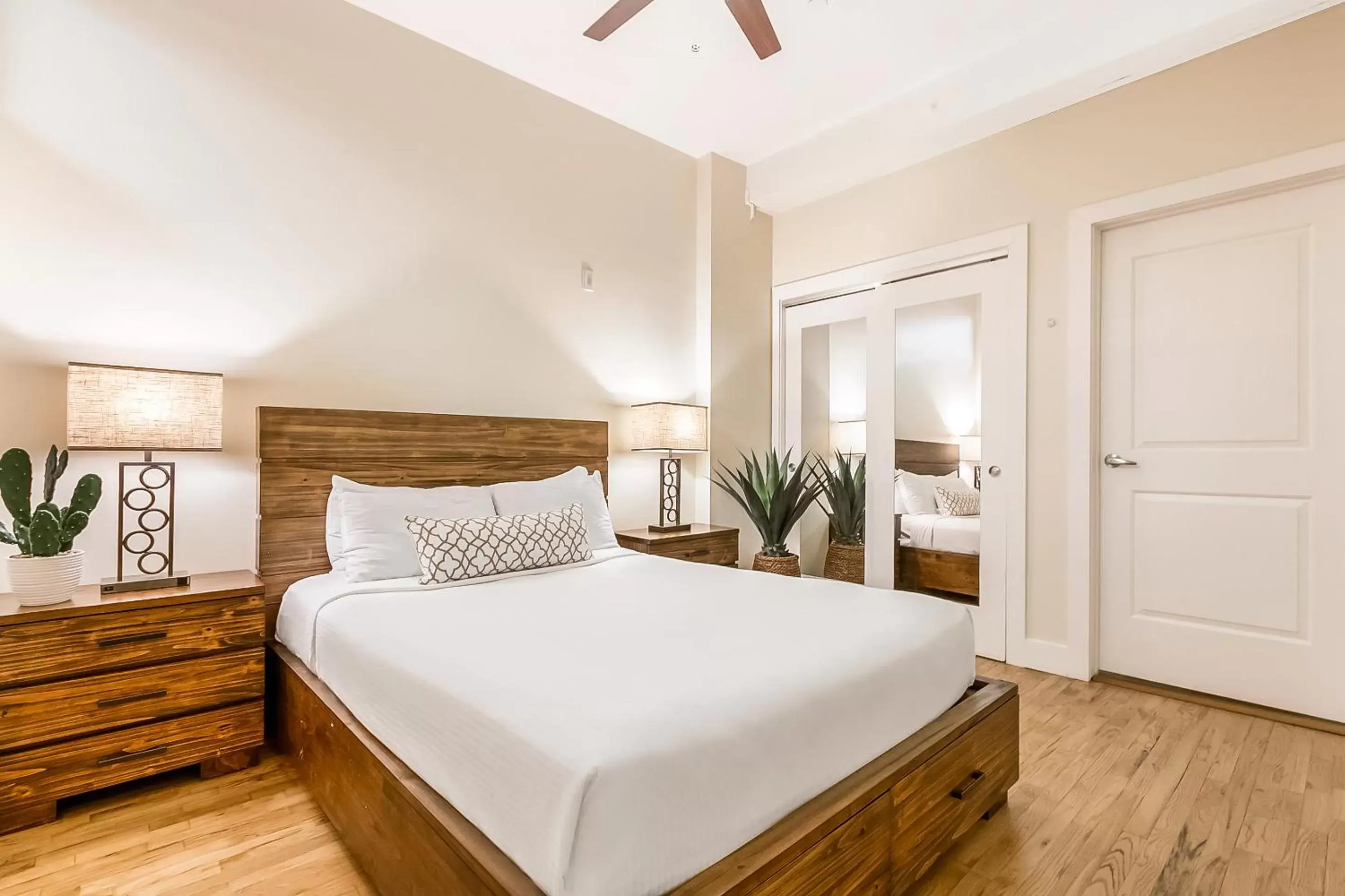 Bedroom, Bed in Stunning Apartments with Luxury Amenities