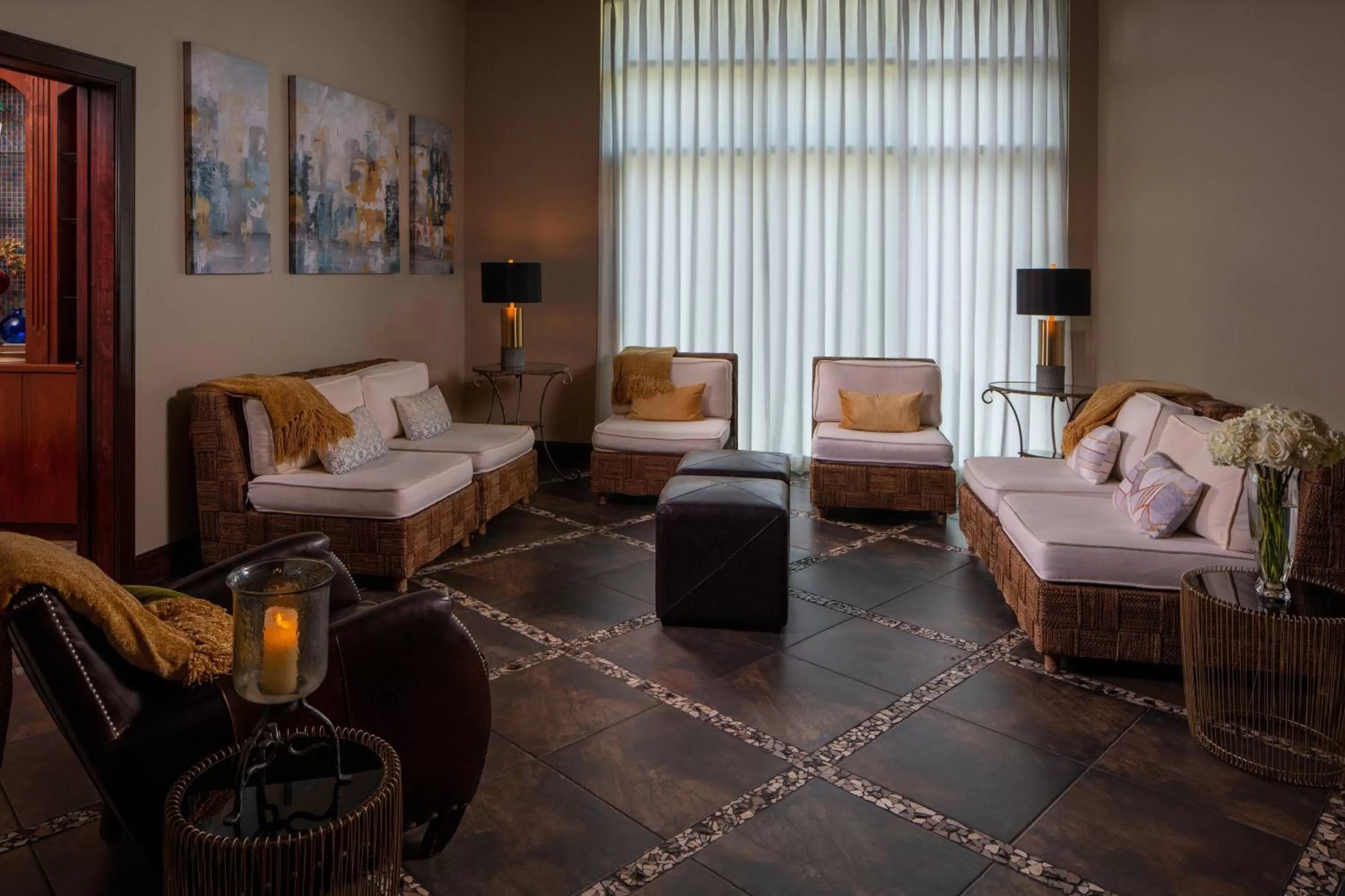 Lounge or bar in The Woodlands Waterway Marriott Hotel and Convention Center