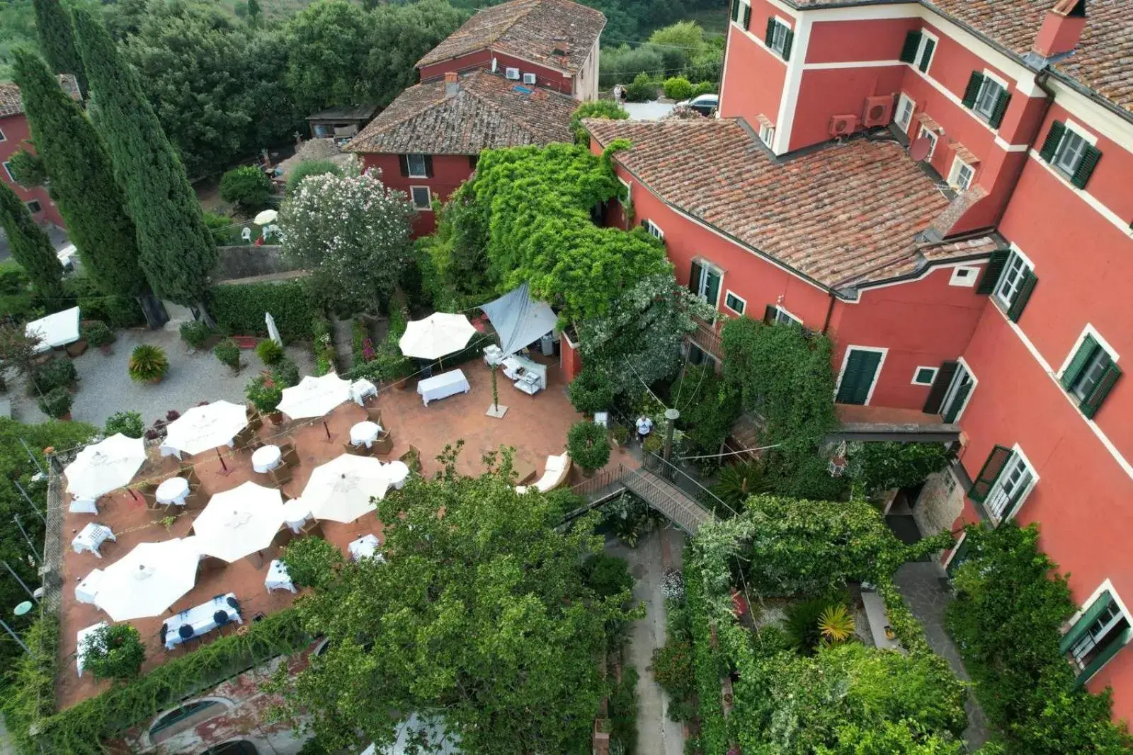 Property building, Bird's-eye View in Hotel Villa Sermolli