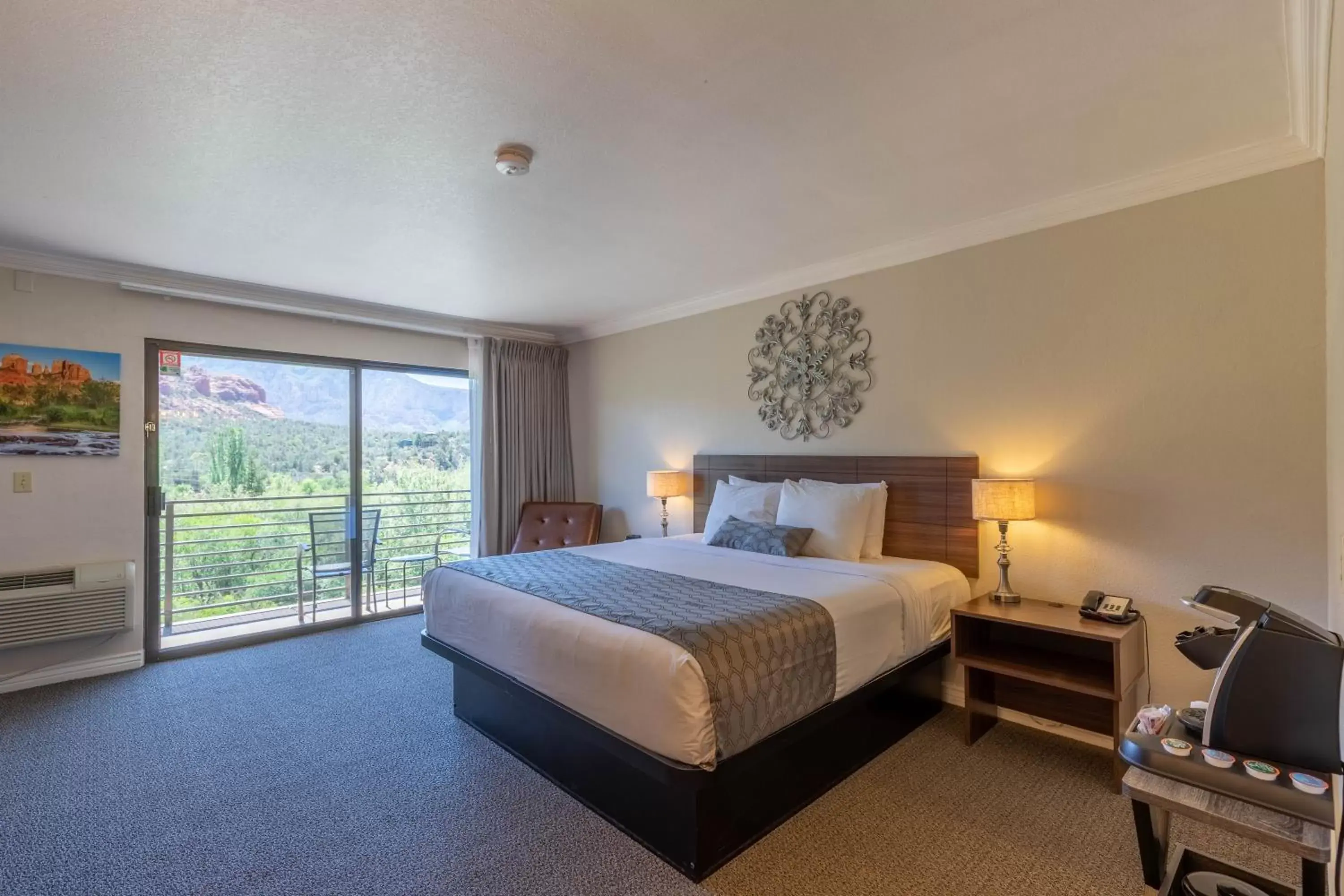 Photo of the whole room, Bed in Cedars Resort Photo of the whole room, Bed in Cedars Resort