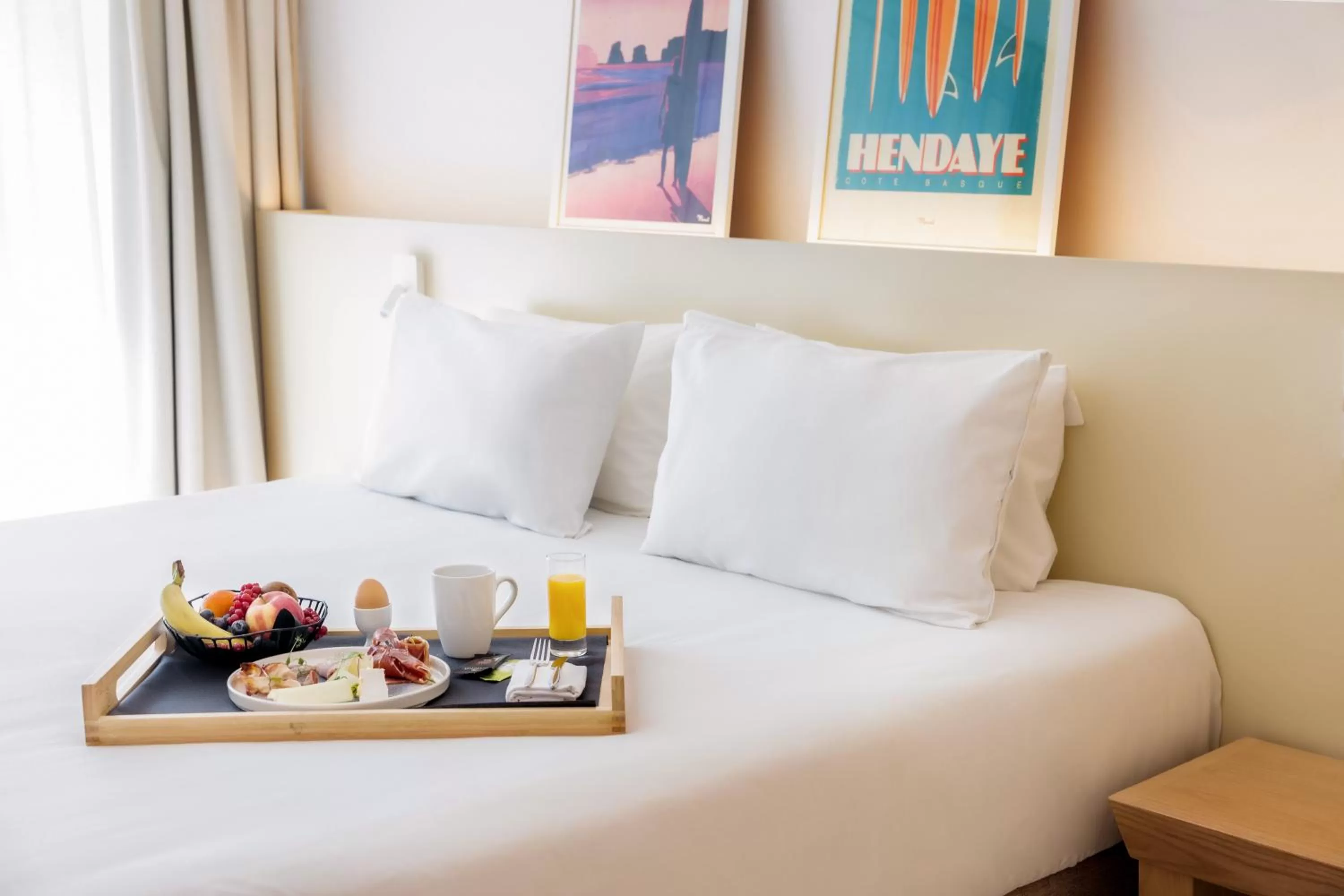 Bedroom, Bed in Hôtel Ibaïa