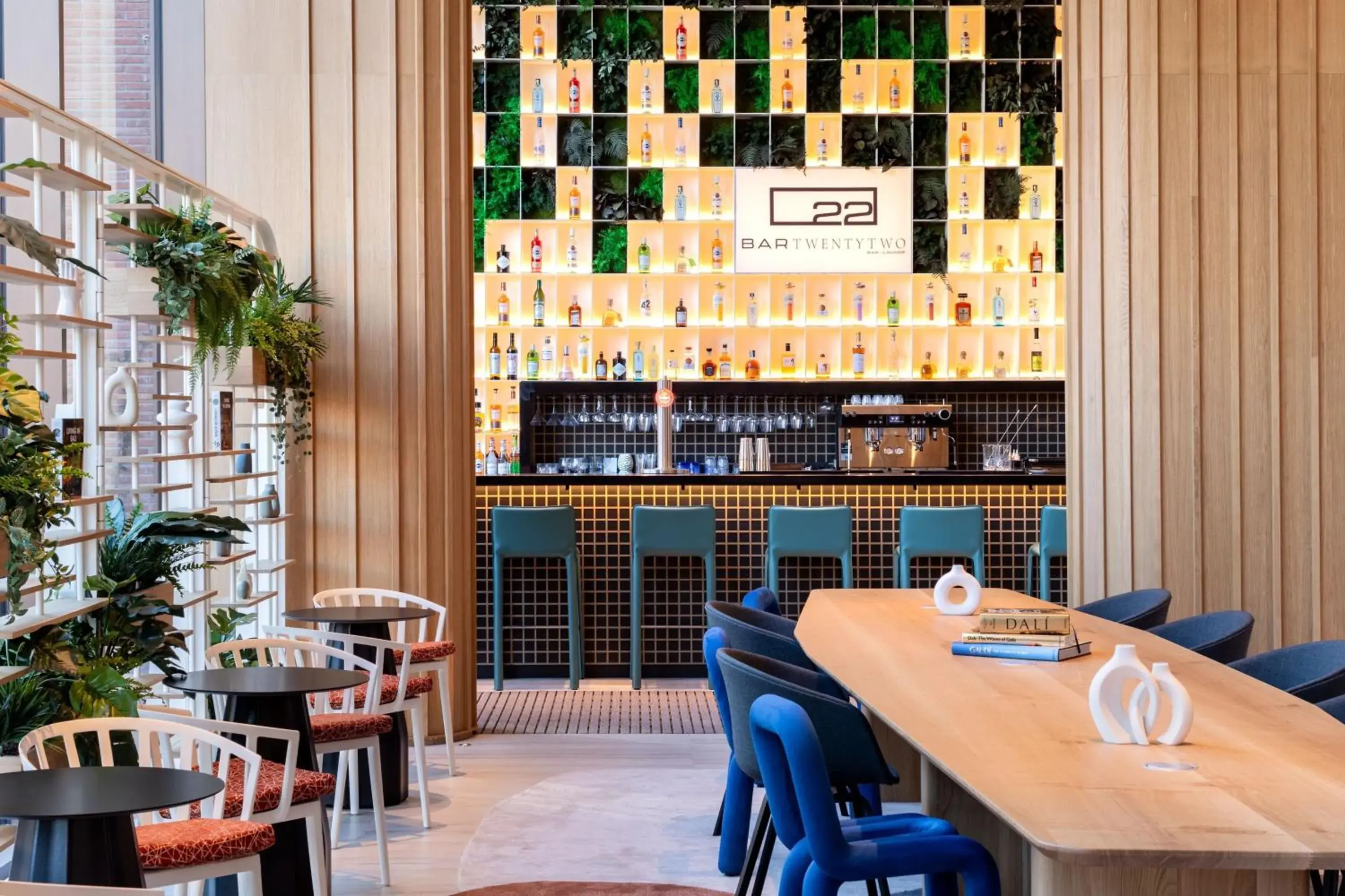 Restaurant/Places to Eat in Labtwentytwo Barcelona, a Tribute Portfolio Hotel