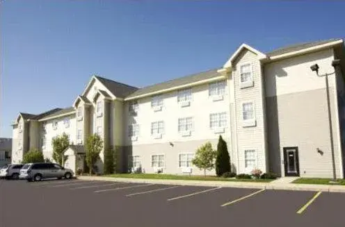 Facade/entrance, Property Building in Americas Best Value Inn Three Rivers
