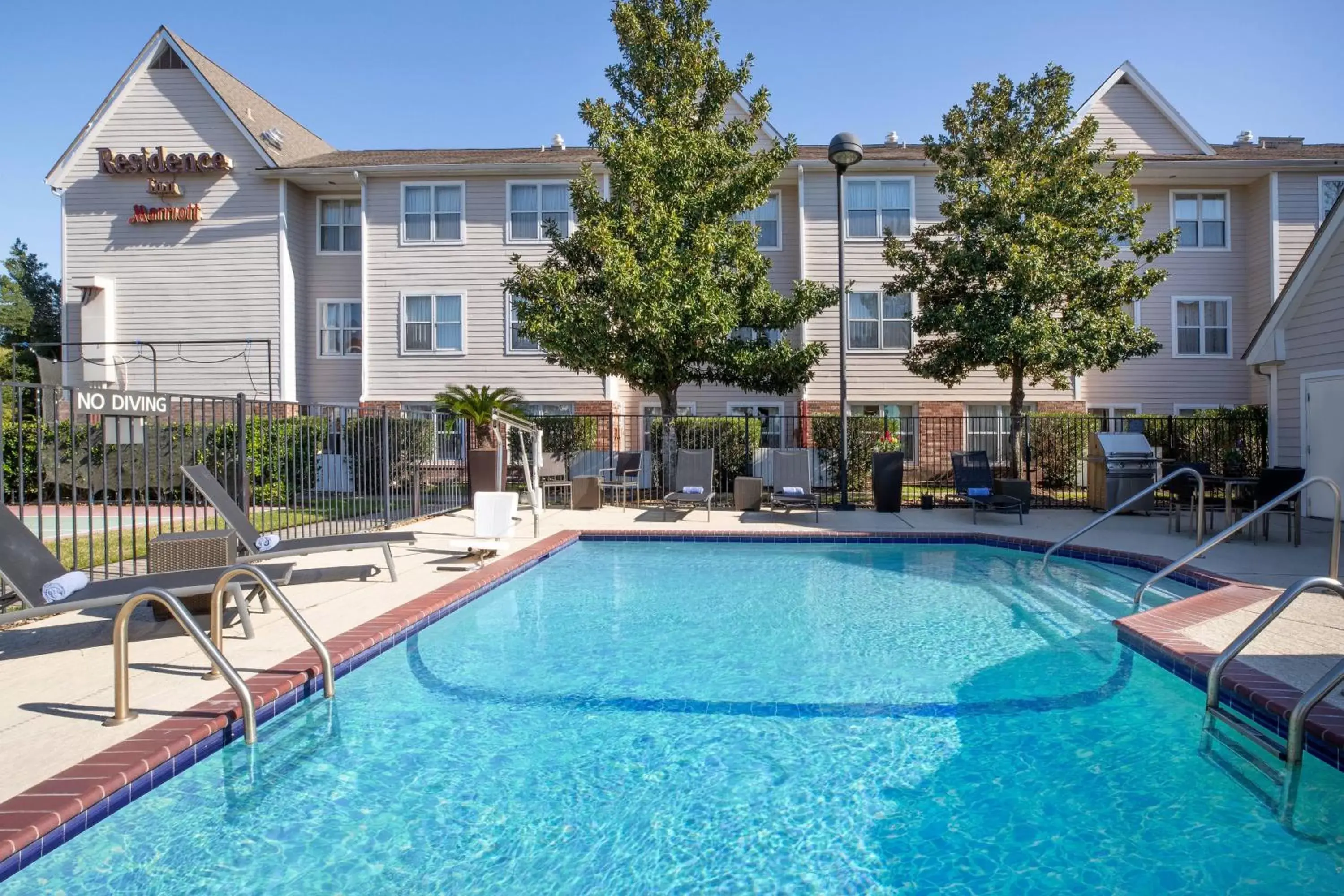 Swimming pool, Property Building in Residence Inn Houston Sugar Land/Stafford