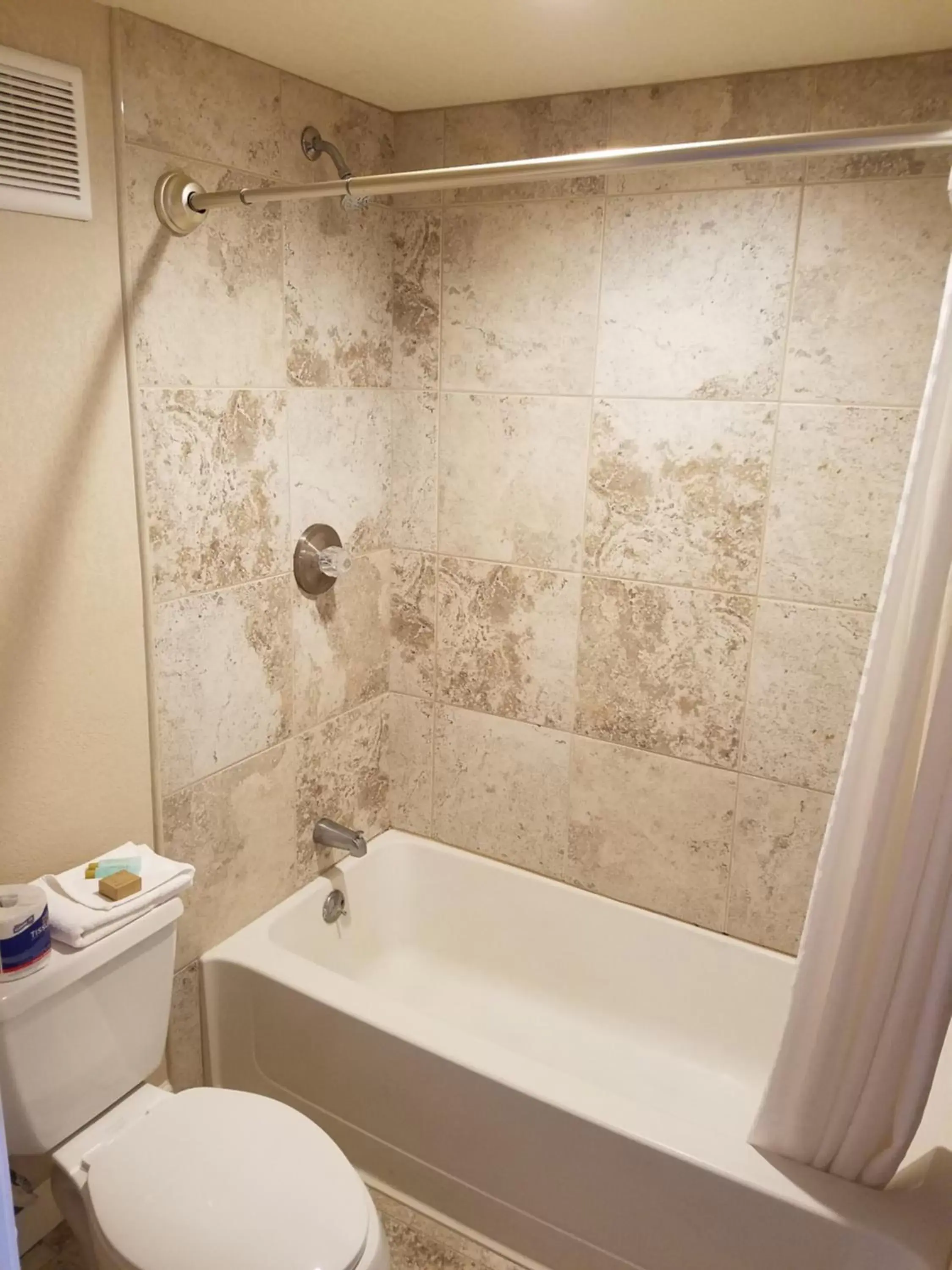 Shower, Bathroom in The Lodge at Russell - Russell Inn