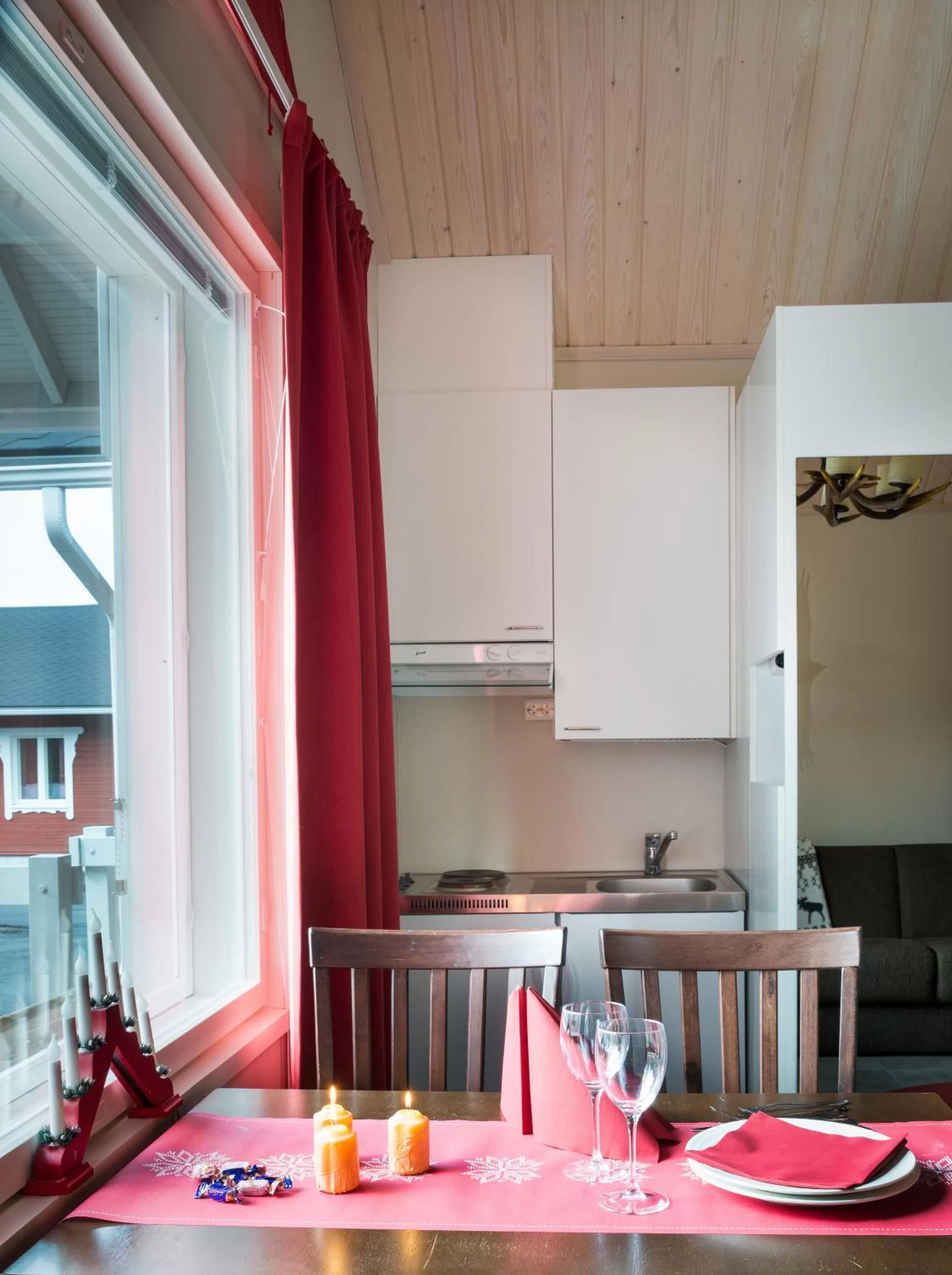 Photo of the whole room in Santa Claus Holiday Village