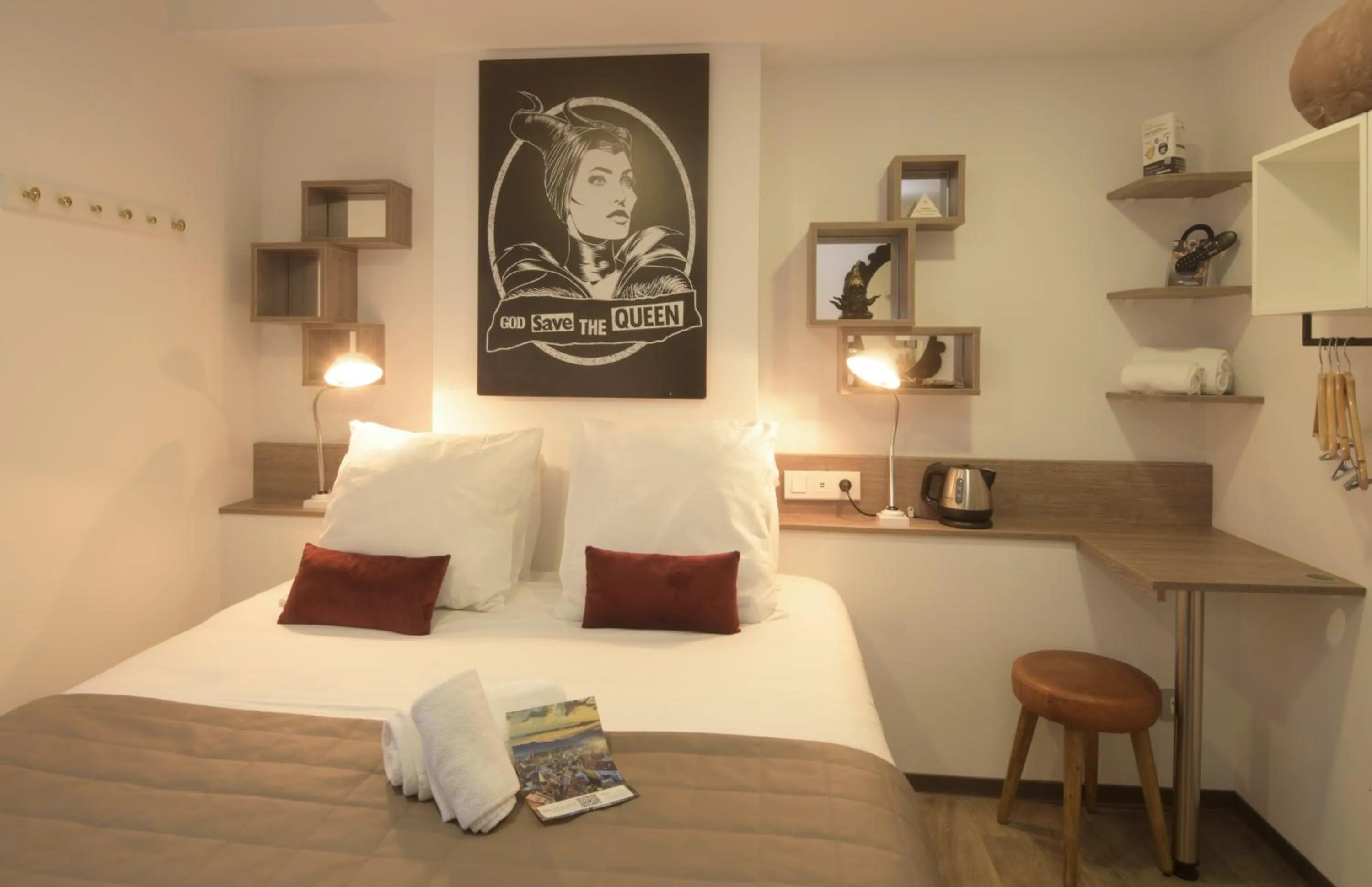 Bed in Hotel Arc-En-Ciel Colmar Contact Hotel