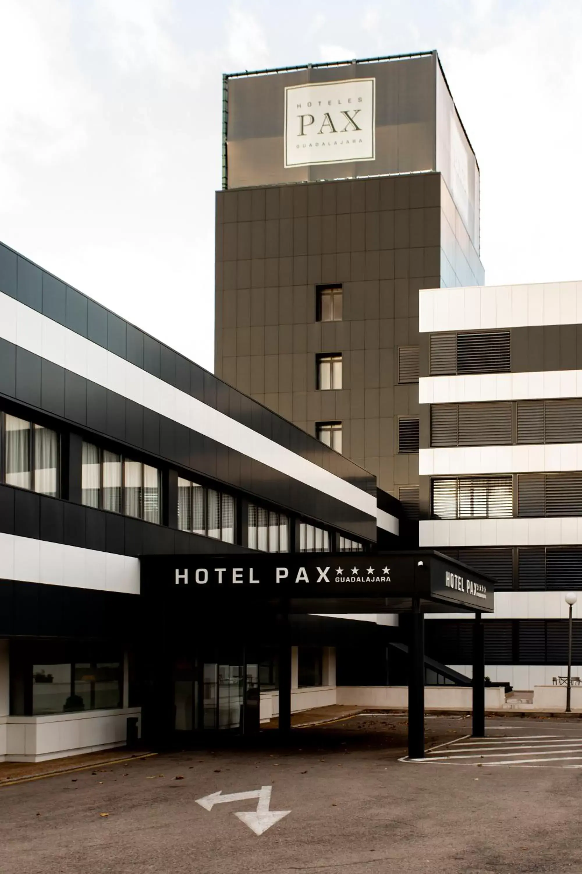 Facade/entrance, Property Building in Hotel Pax Guadalajara