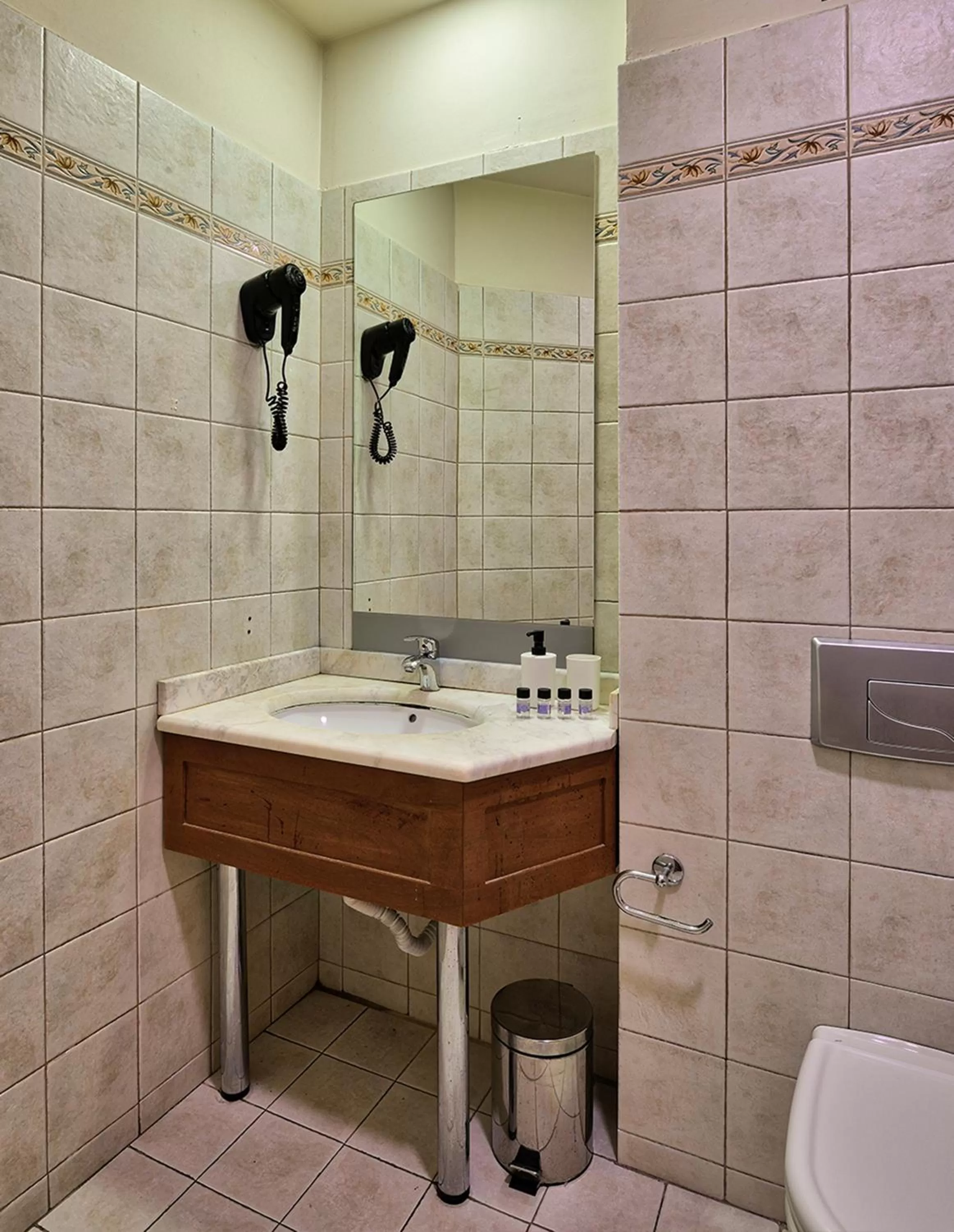 Bathroom in Le Palace Hotel