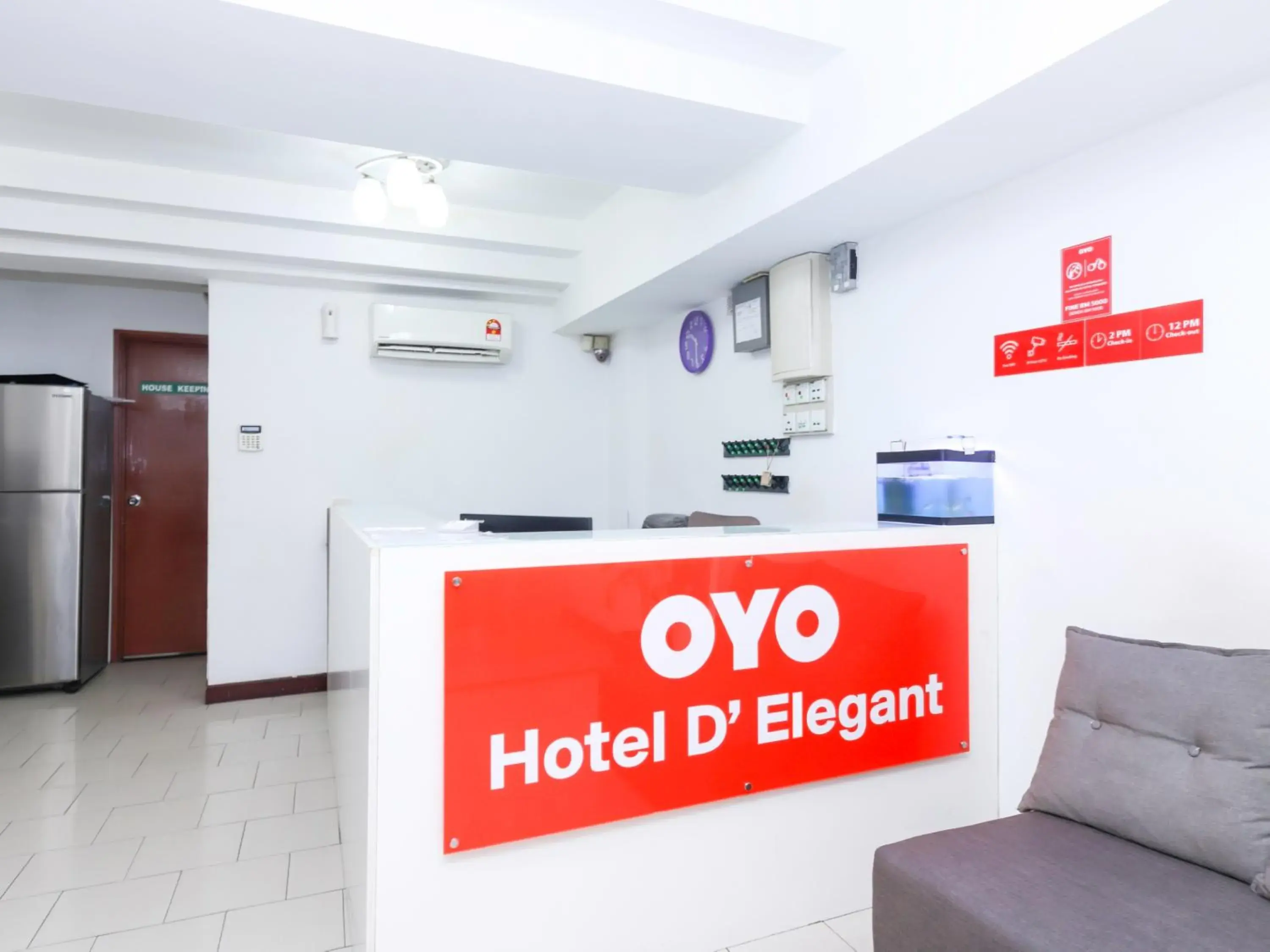 Lobby or reception, Lobby/Reception in OYO 321 Hotel D'Elegant