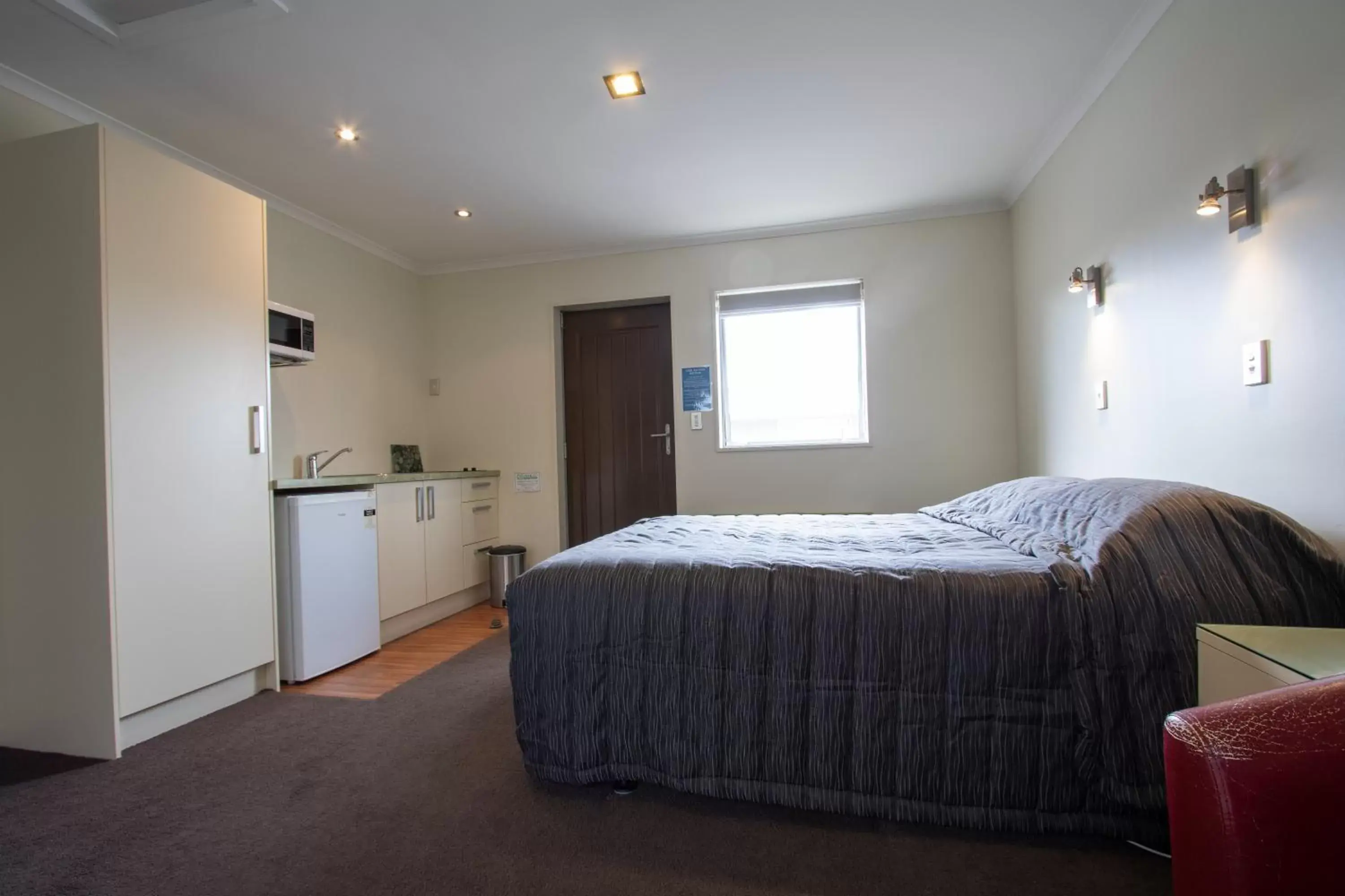 Bed in Annabelle Motel Bed in Annabelle Motel