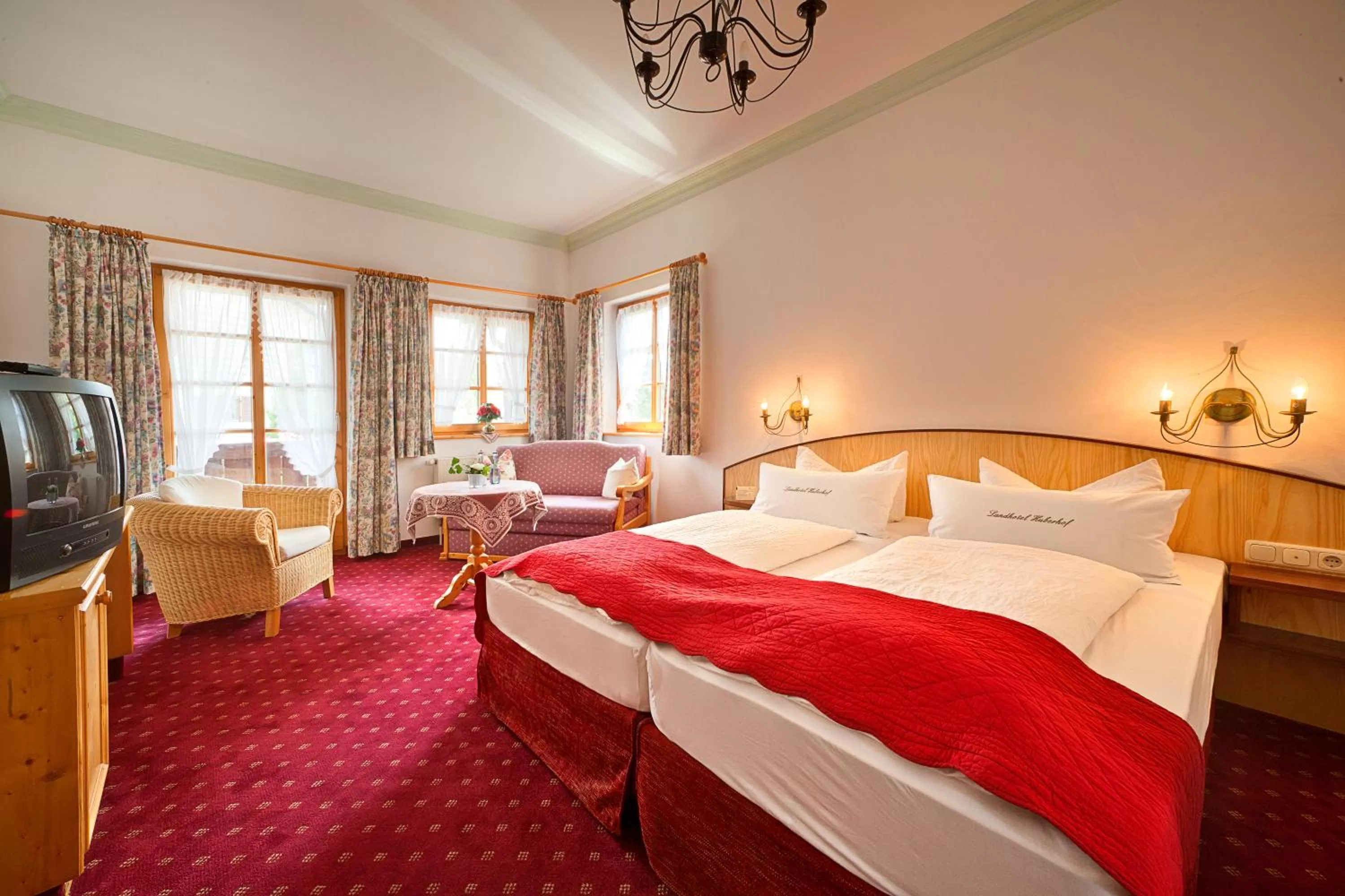 Photo of the whole room, Bed in Landhotel Huberhof