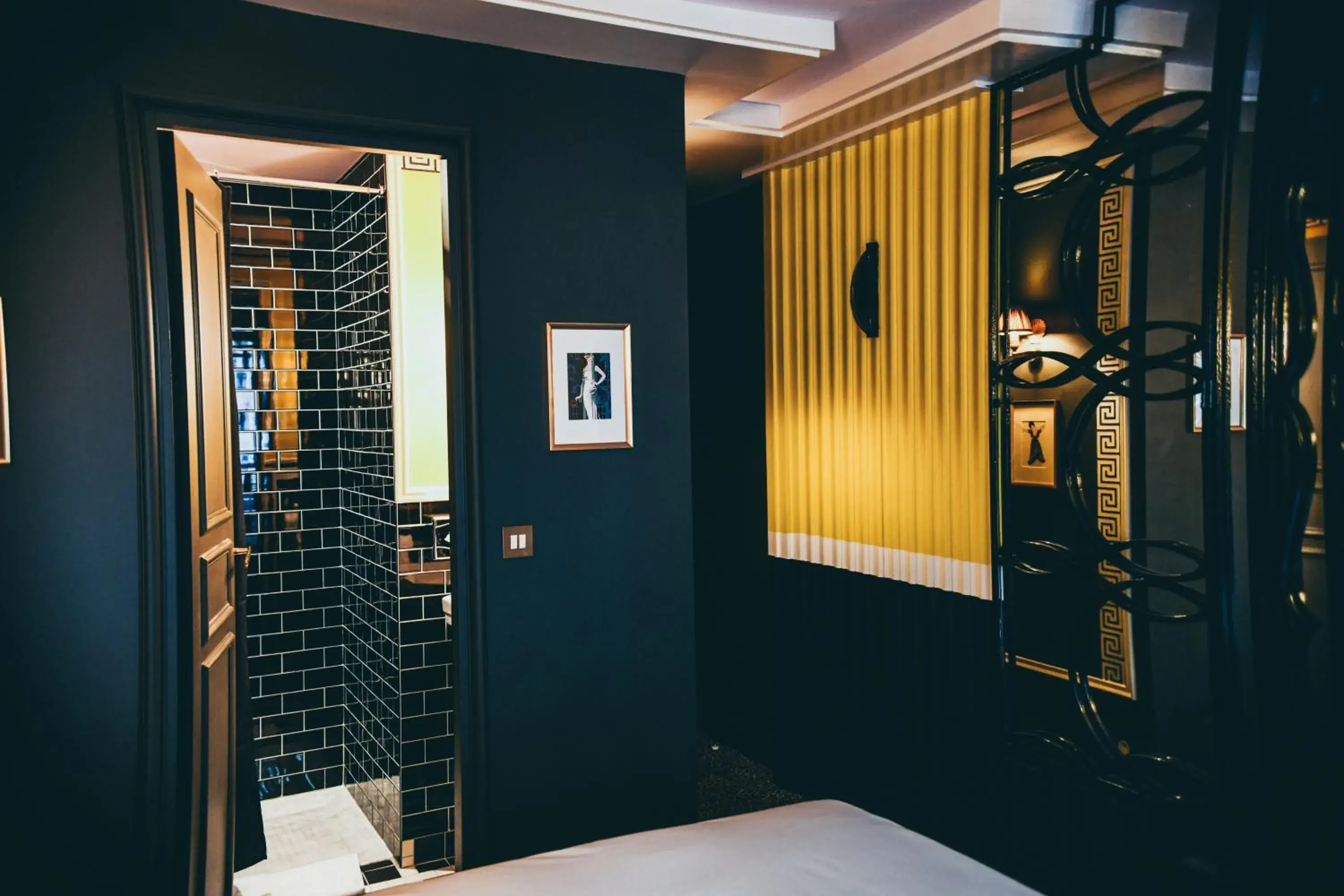 La Mondaine La Mondaine