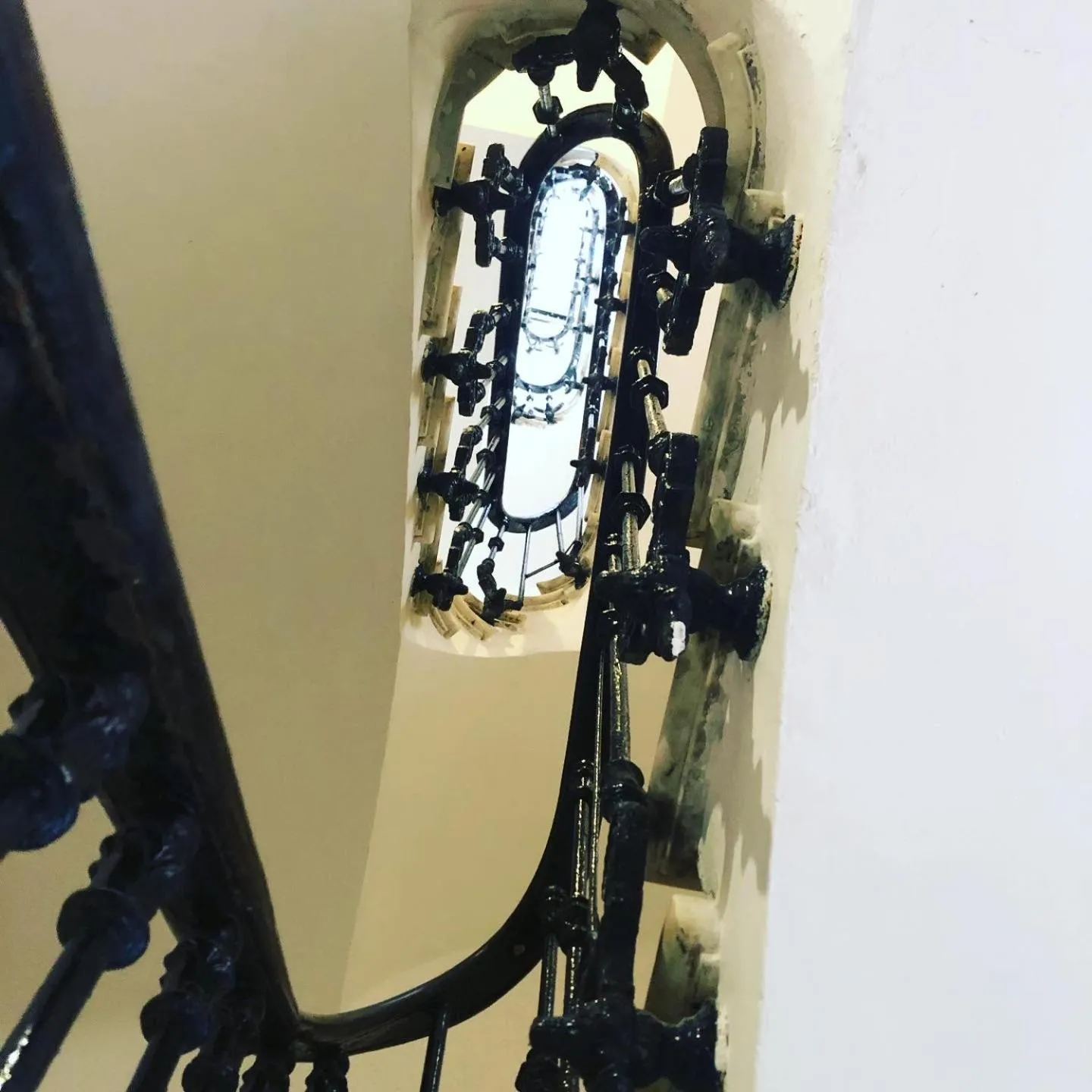 Property building in Hotel Cantón