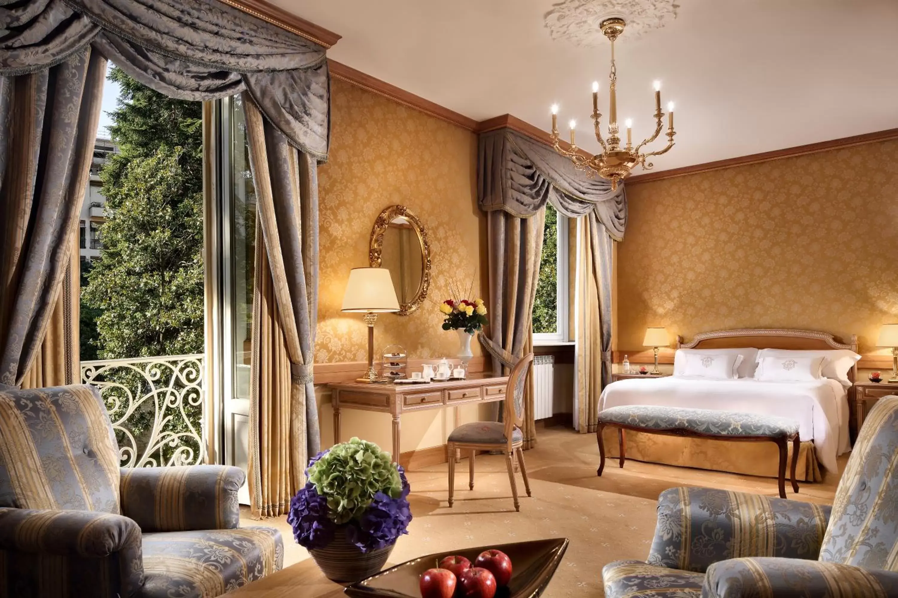 Photo of the whole room in Hotel Splendide Royal