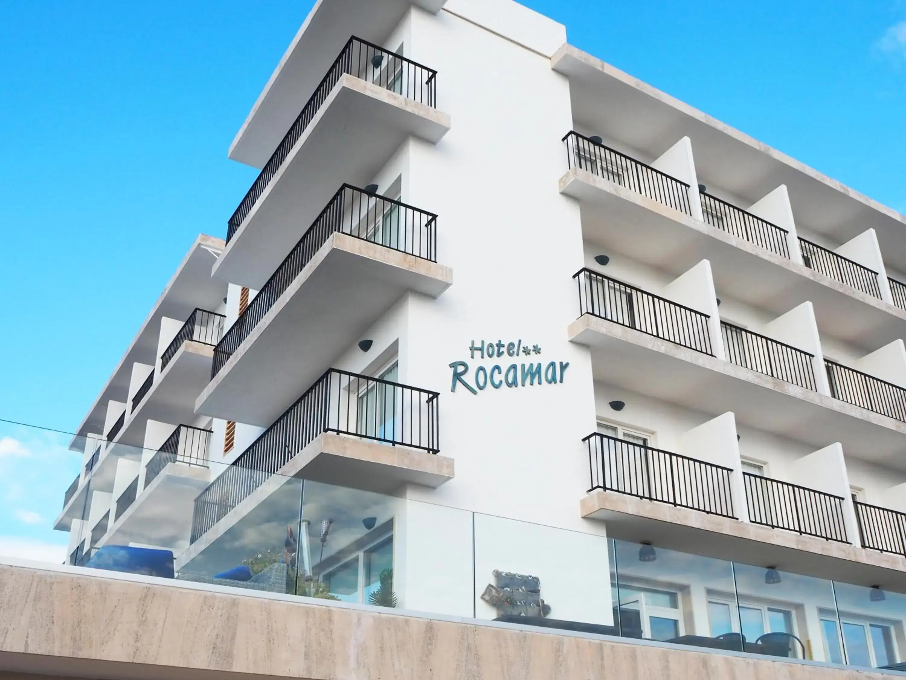 Property Building in Hotel Rocamar