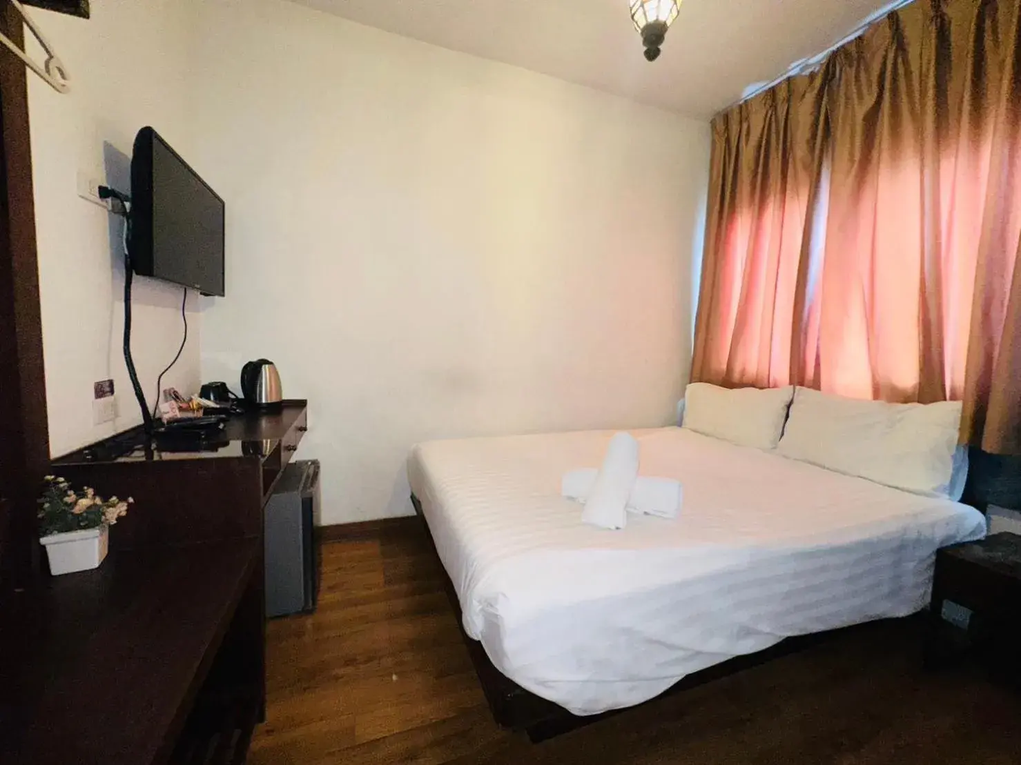 Bedroom, Bed in Chetuphon Gate