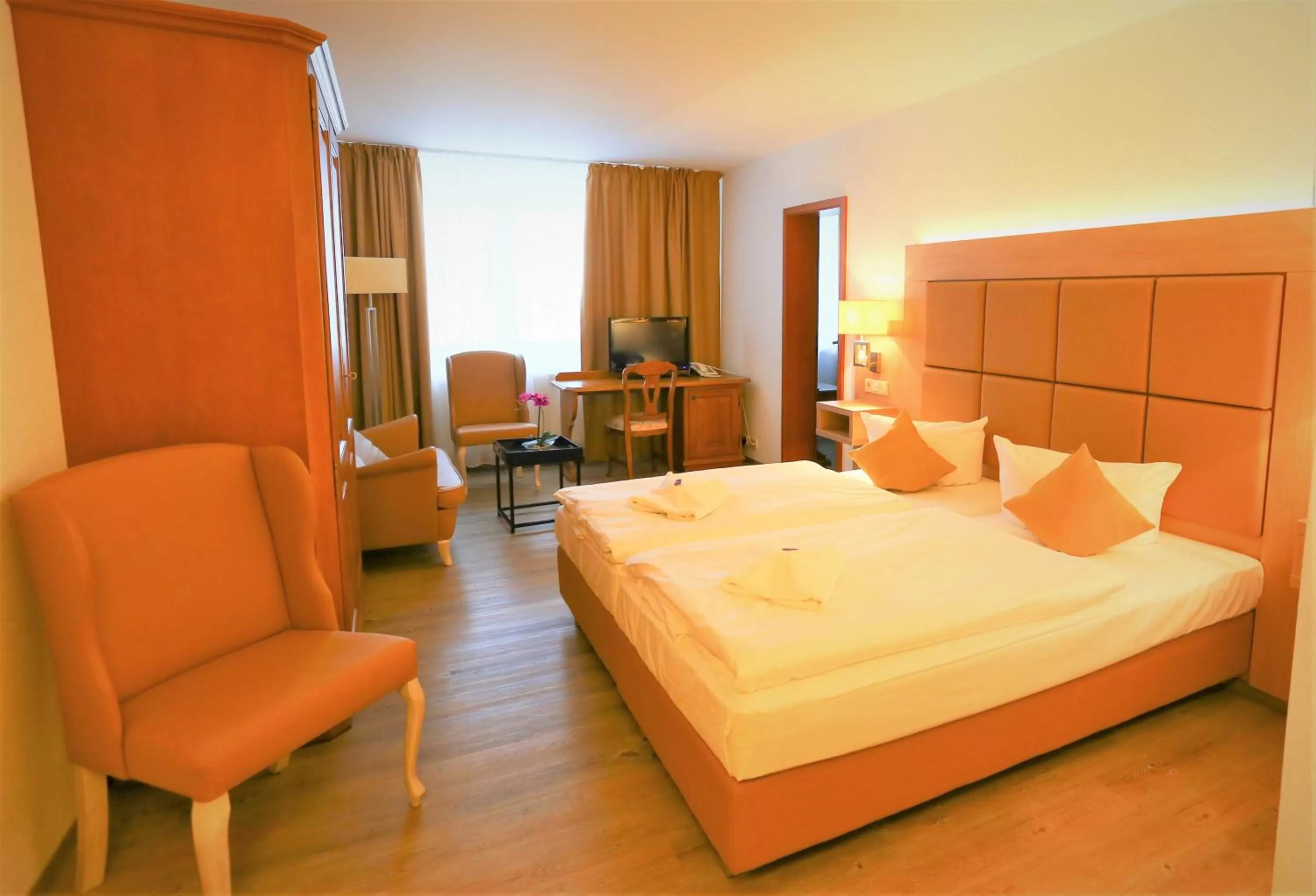 Property building, Bed in Parkhotel Forsthaus