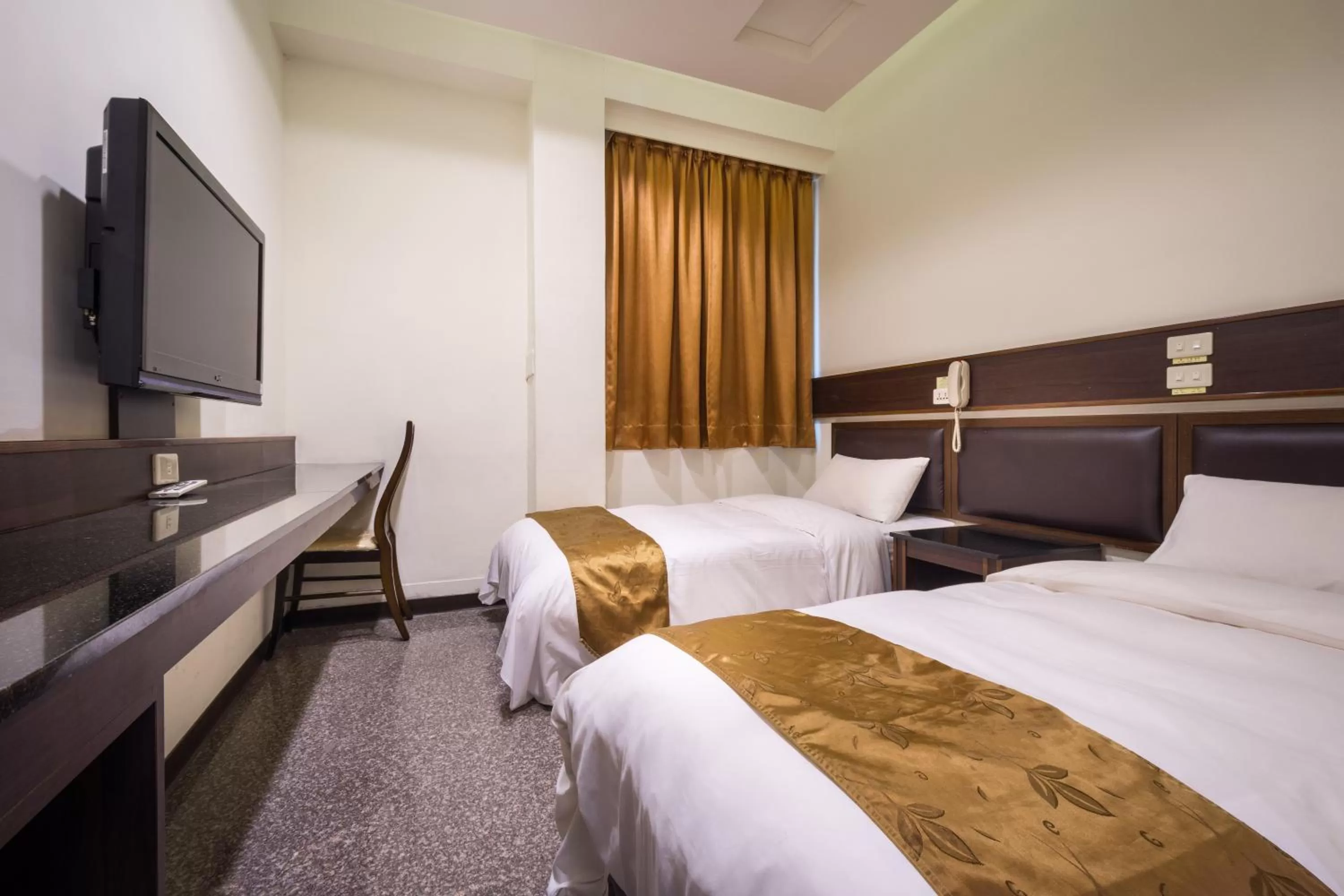 TV and multimedia, Bed in Twinstar Hotel